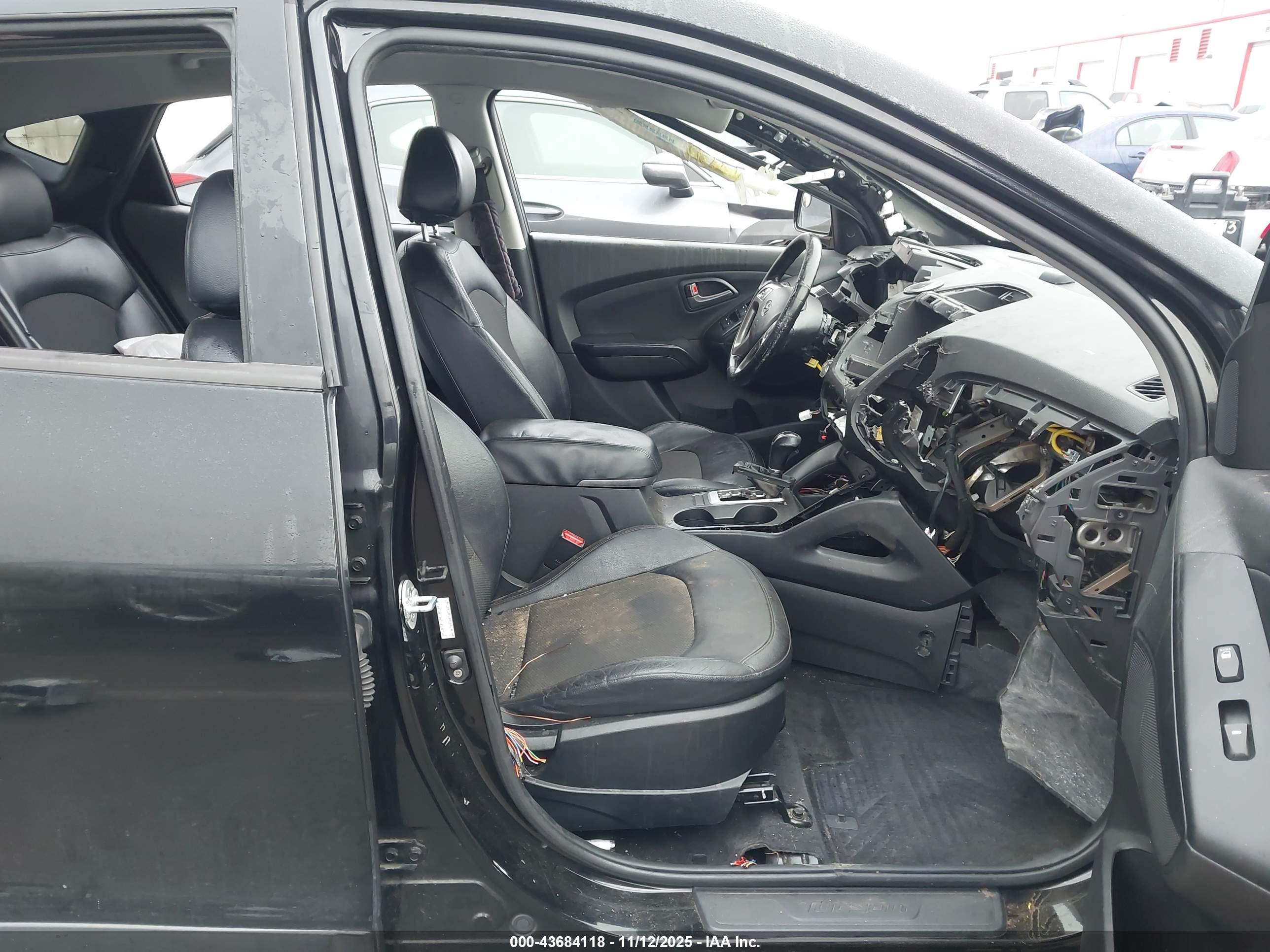HYUNDAI TUCSON image 5