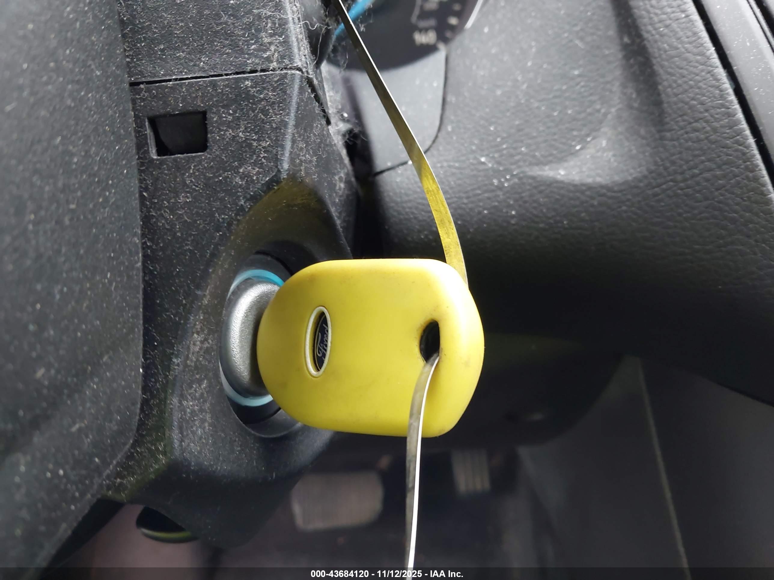 FORD FOCUS image 11