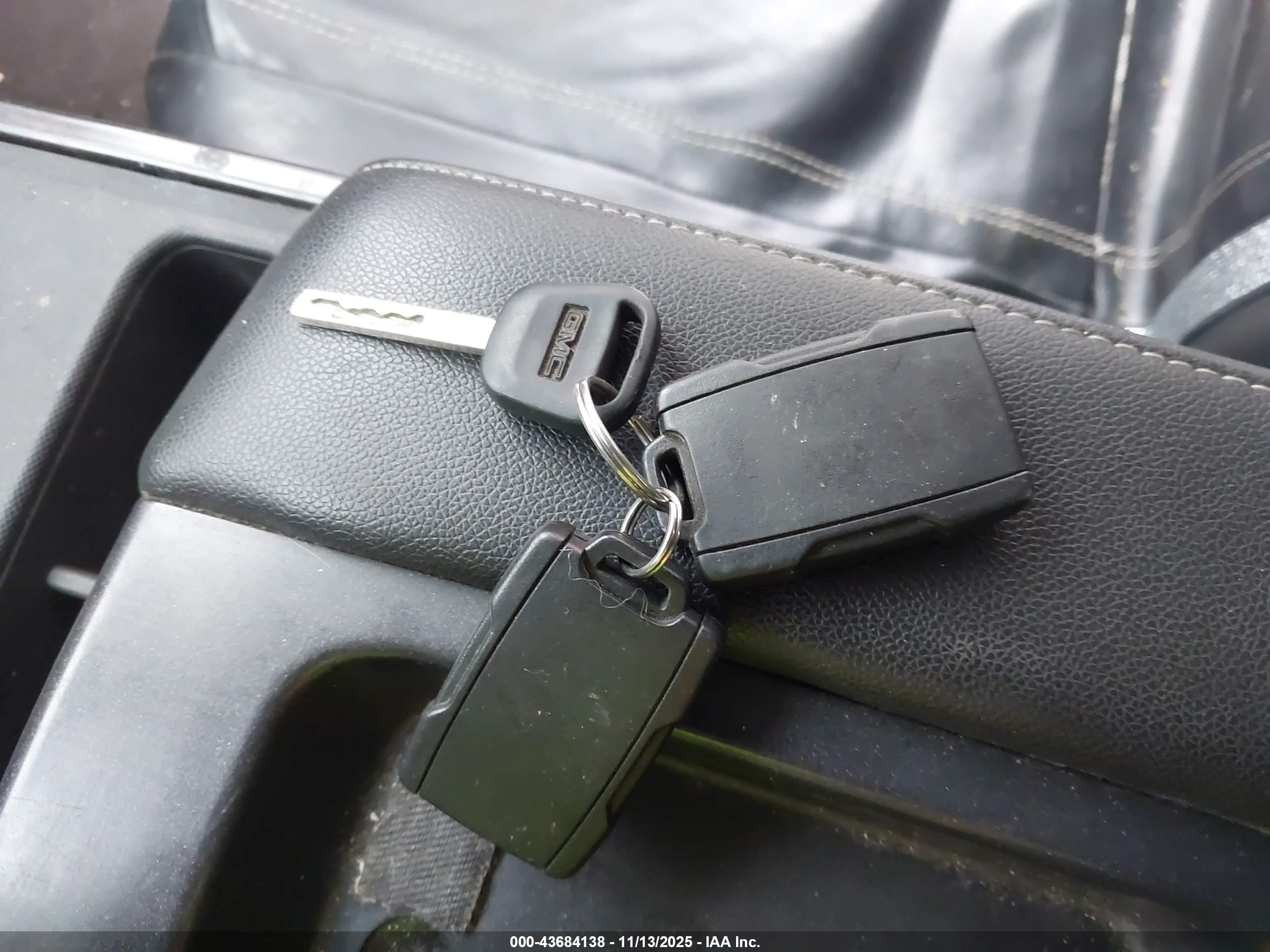 GMC SIERRA image 11