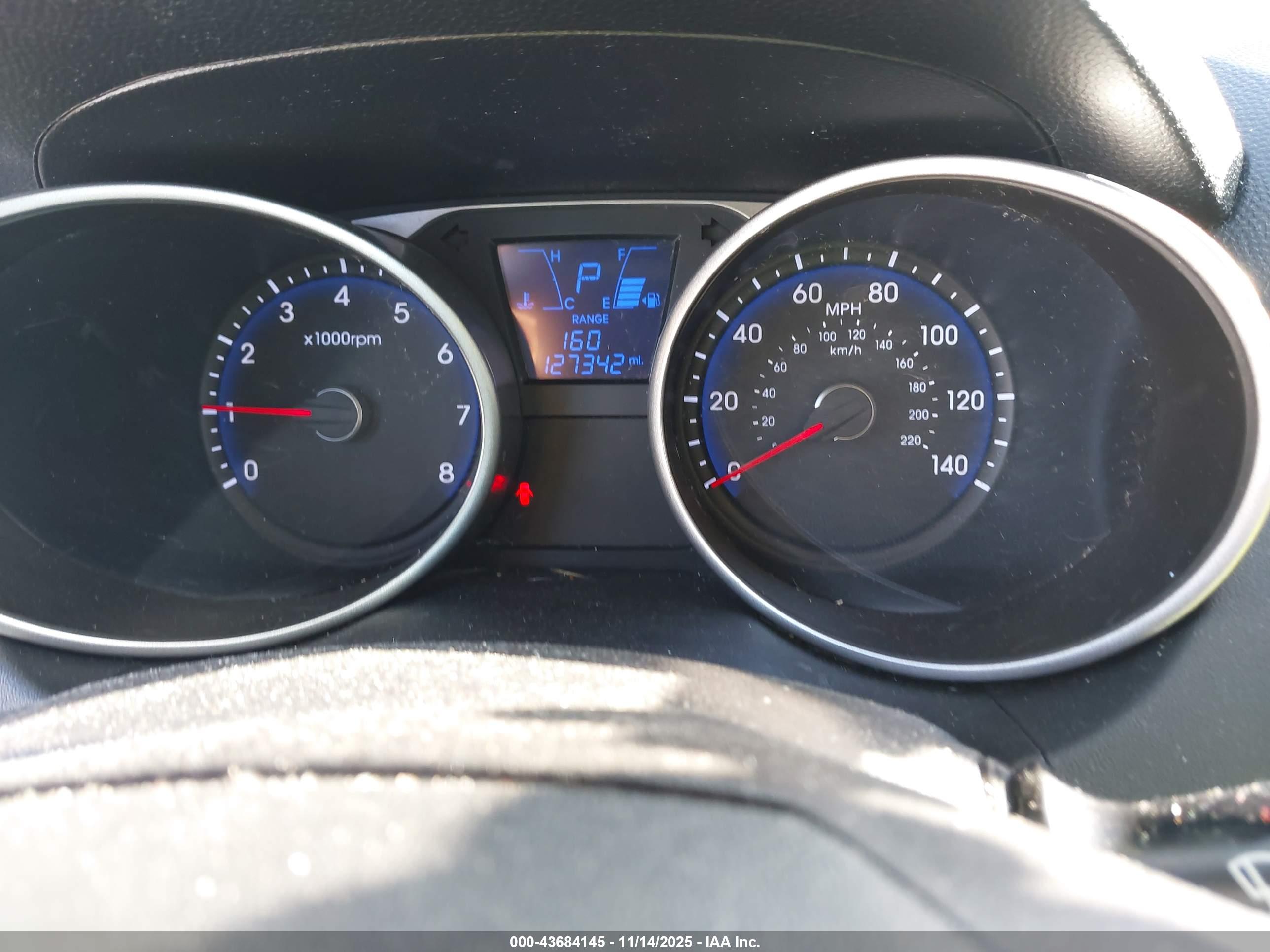 HYUNDAI TUCSON image 7