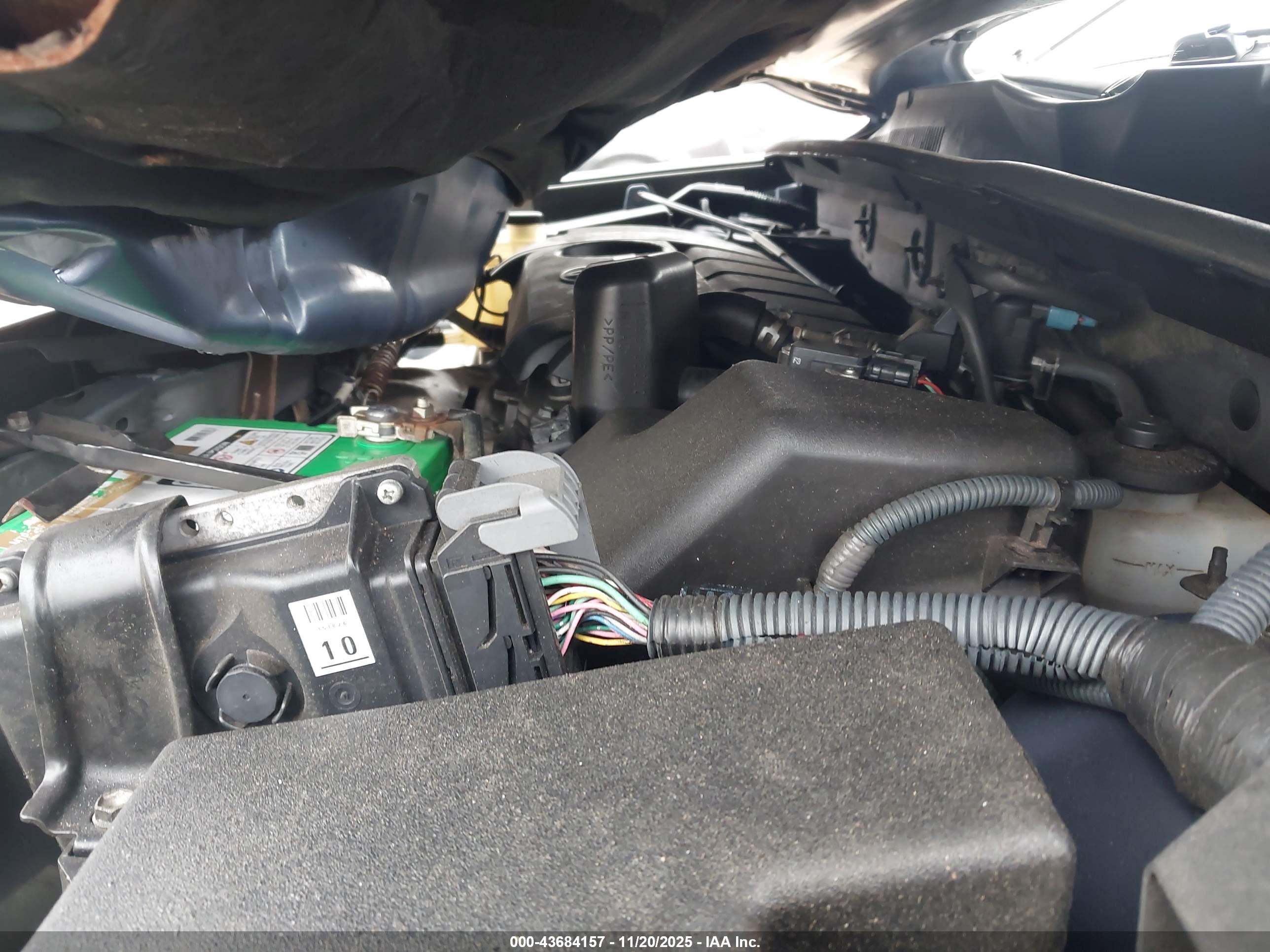 TOYOTA RAV4 image 10