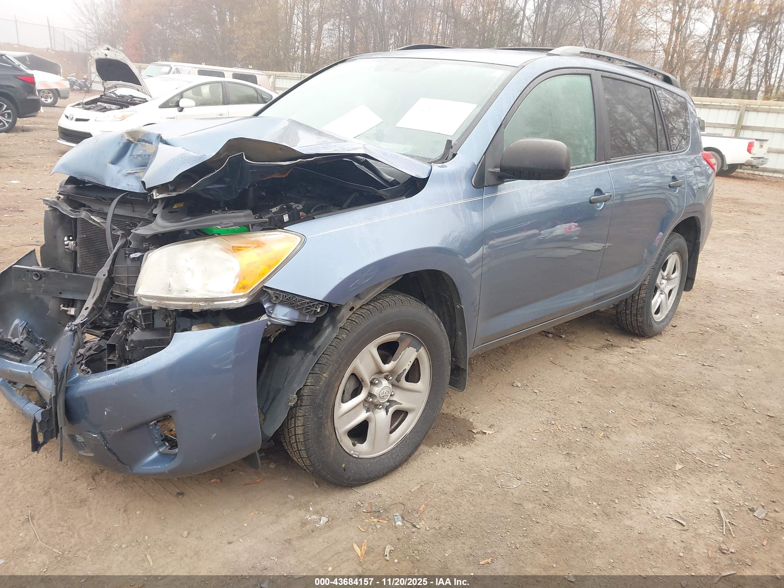 TOYOTA RAV4 image 2