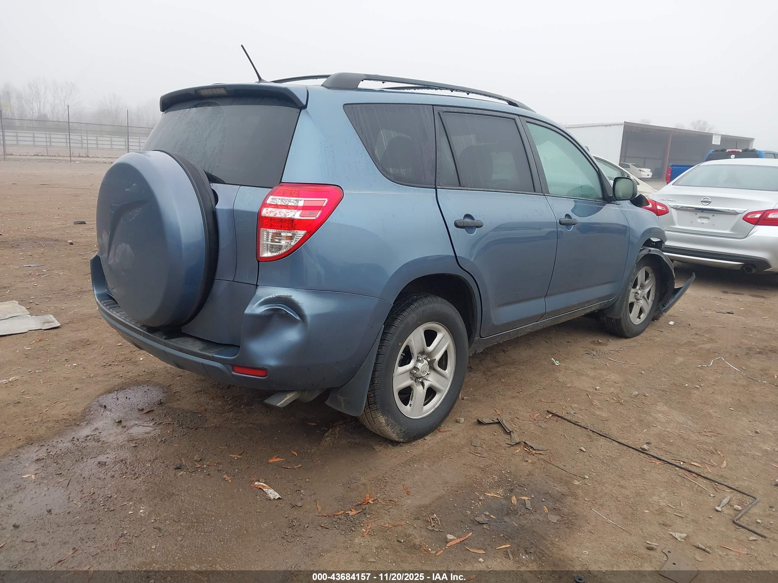 TOYOTA RAV4 image 4