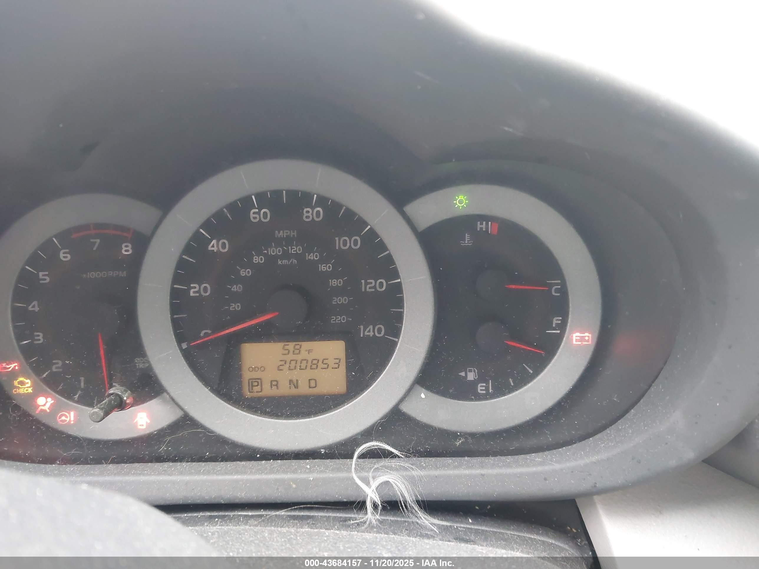 TOYOTA RAV4 image 7