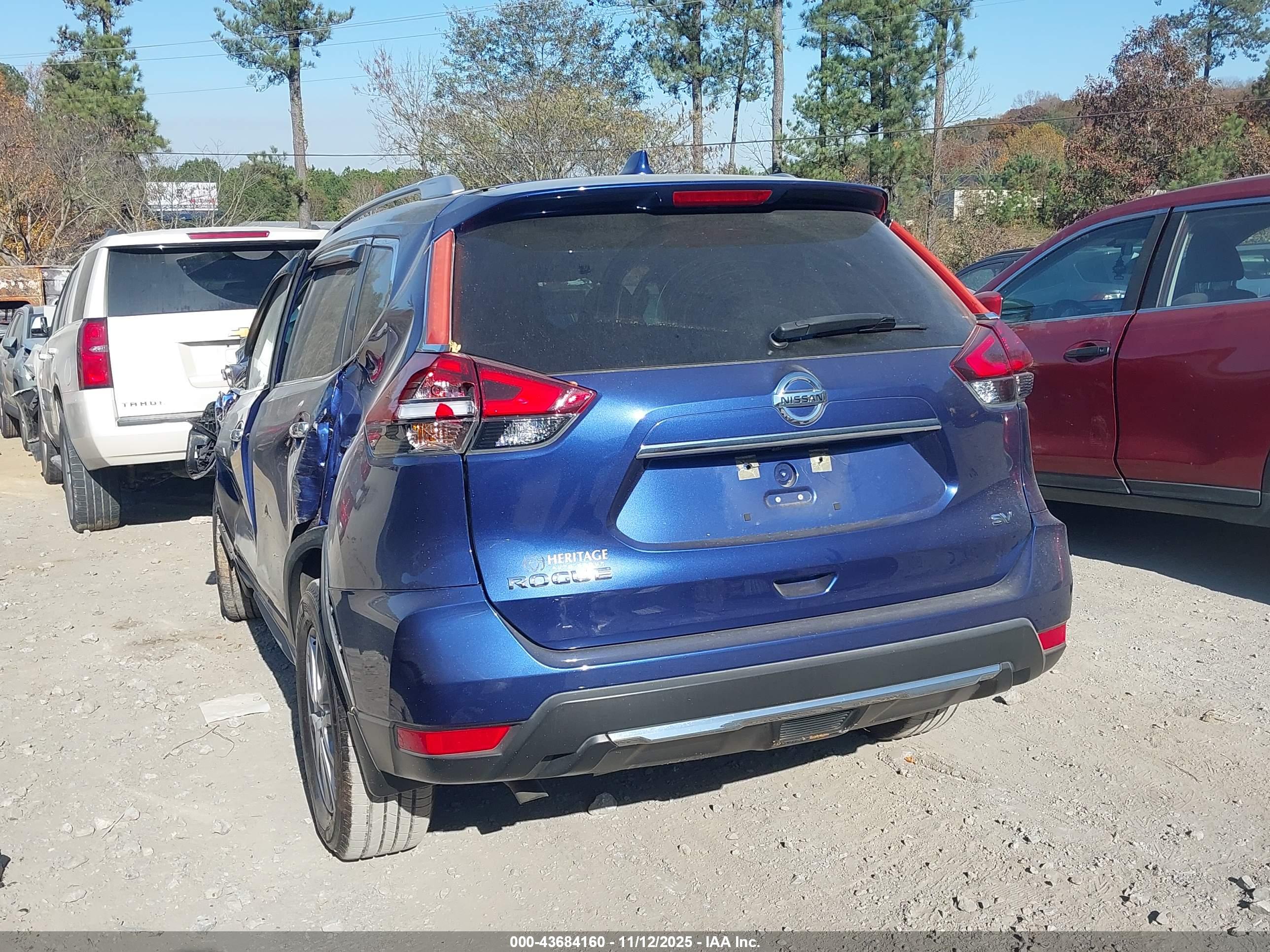 NISSAN ROGUE image 3