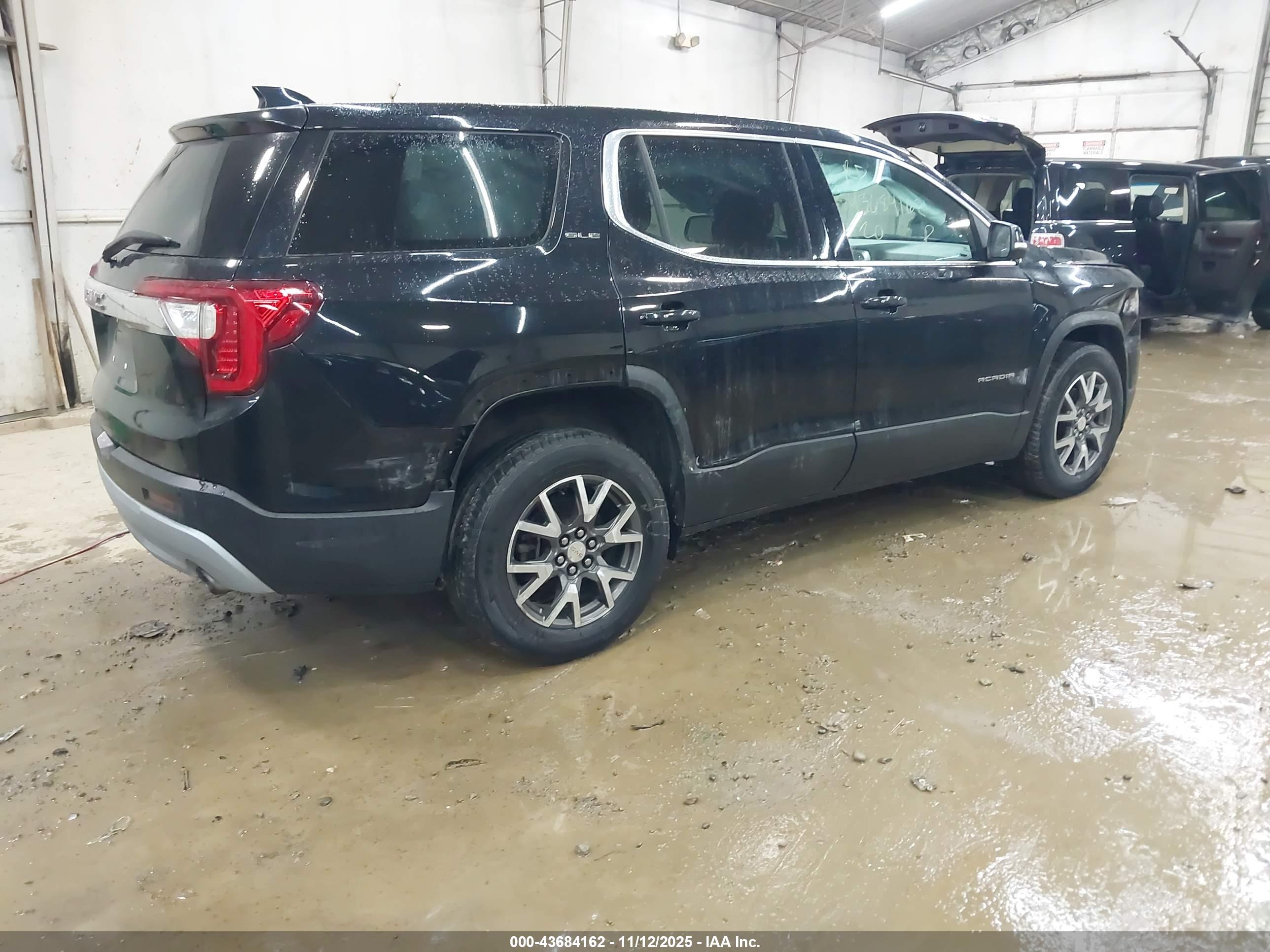 GMC ACADIA image 4