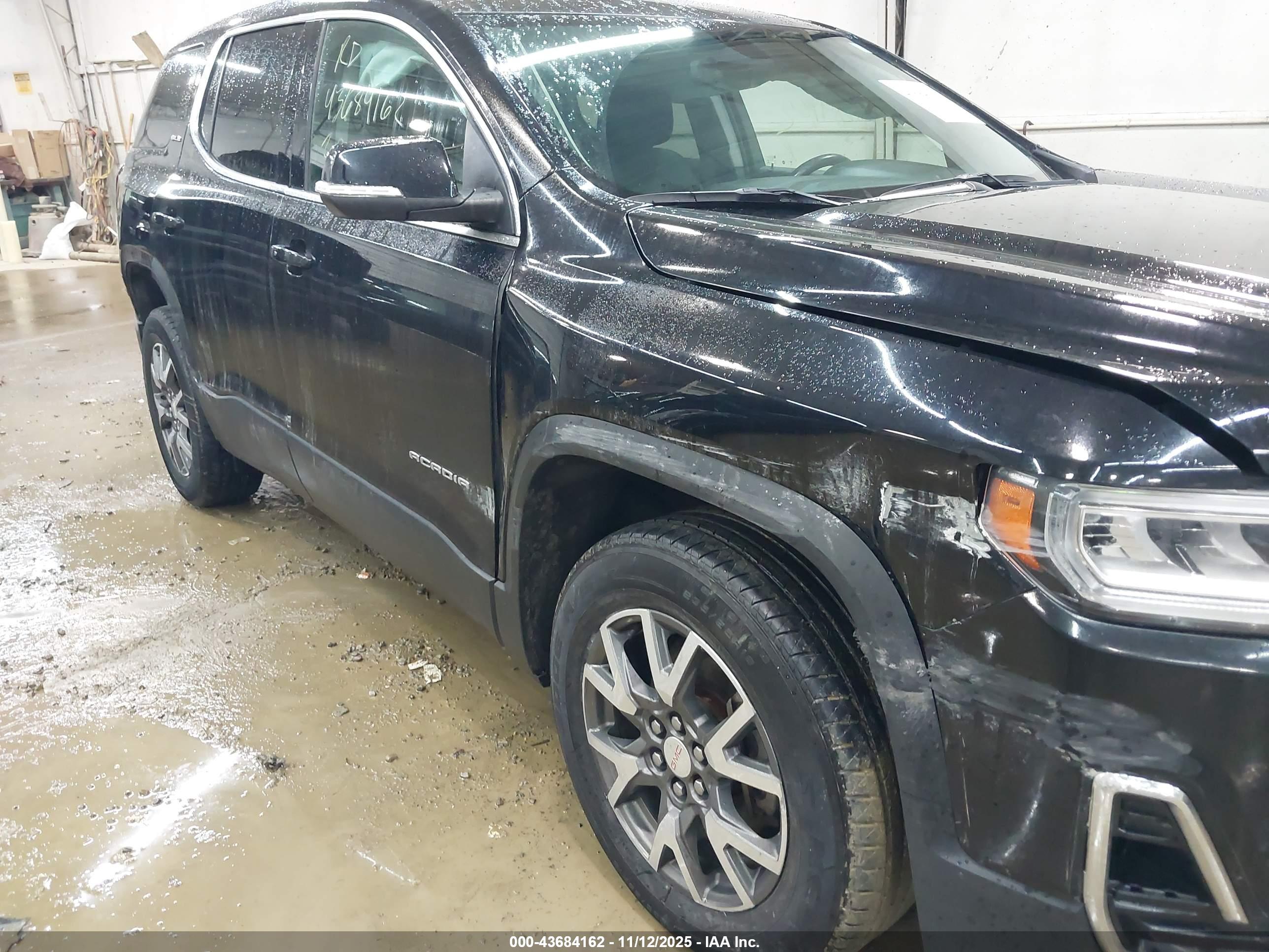GMC ACADIA image 6