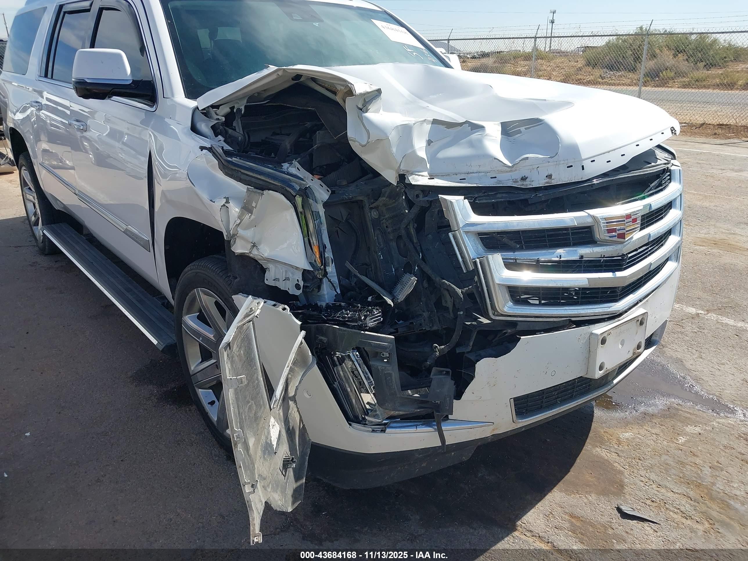 CADILLAC ESCALADE image 6
