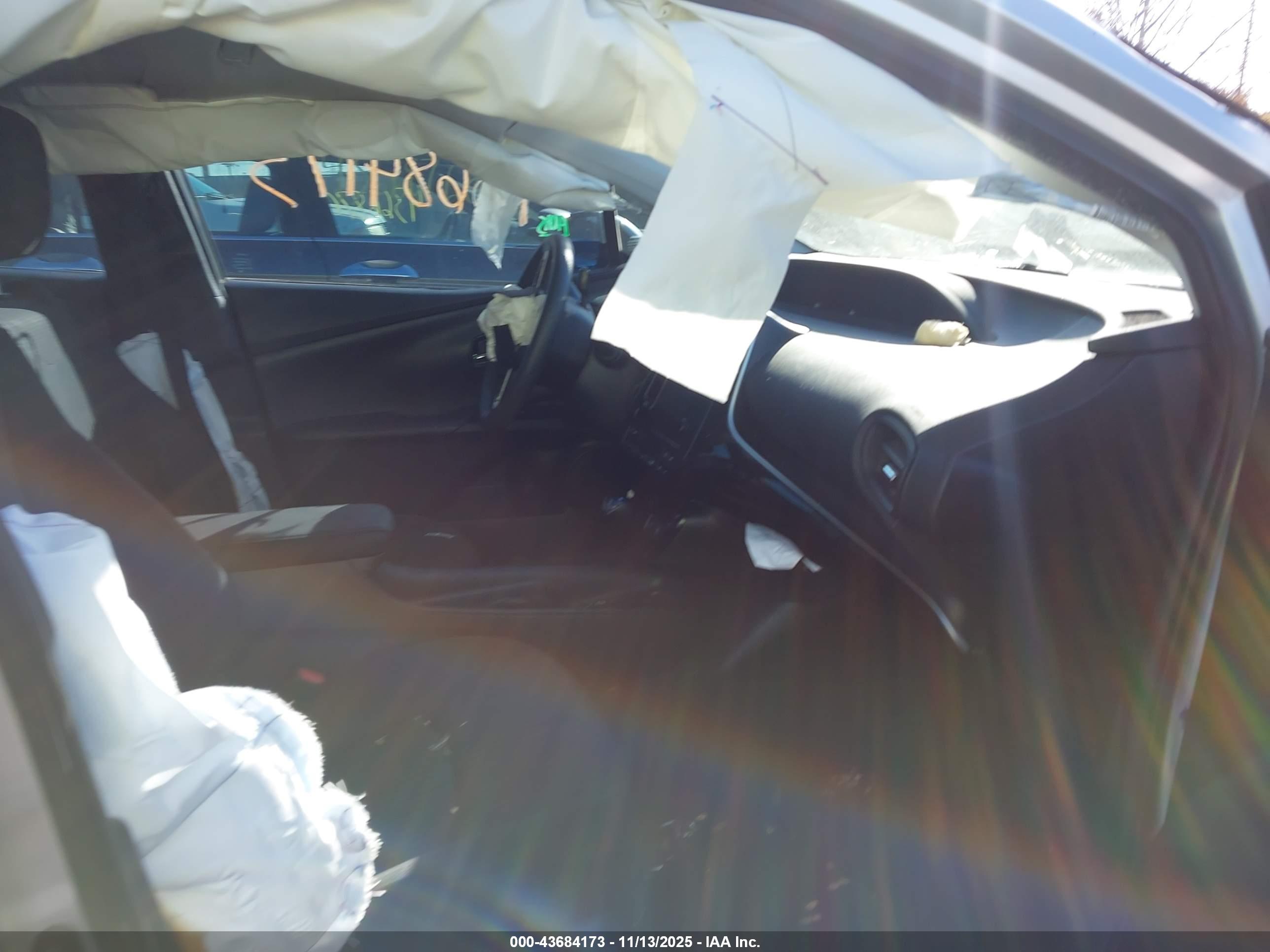 TOYOTA PRIUS image 5