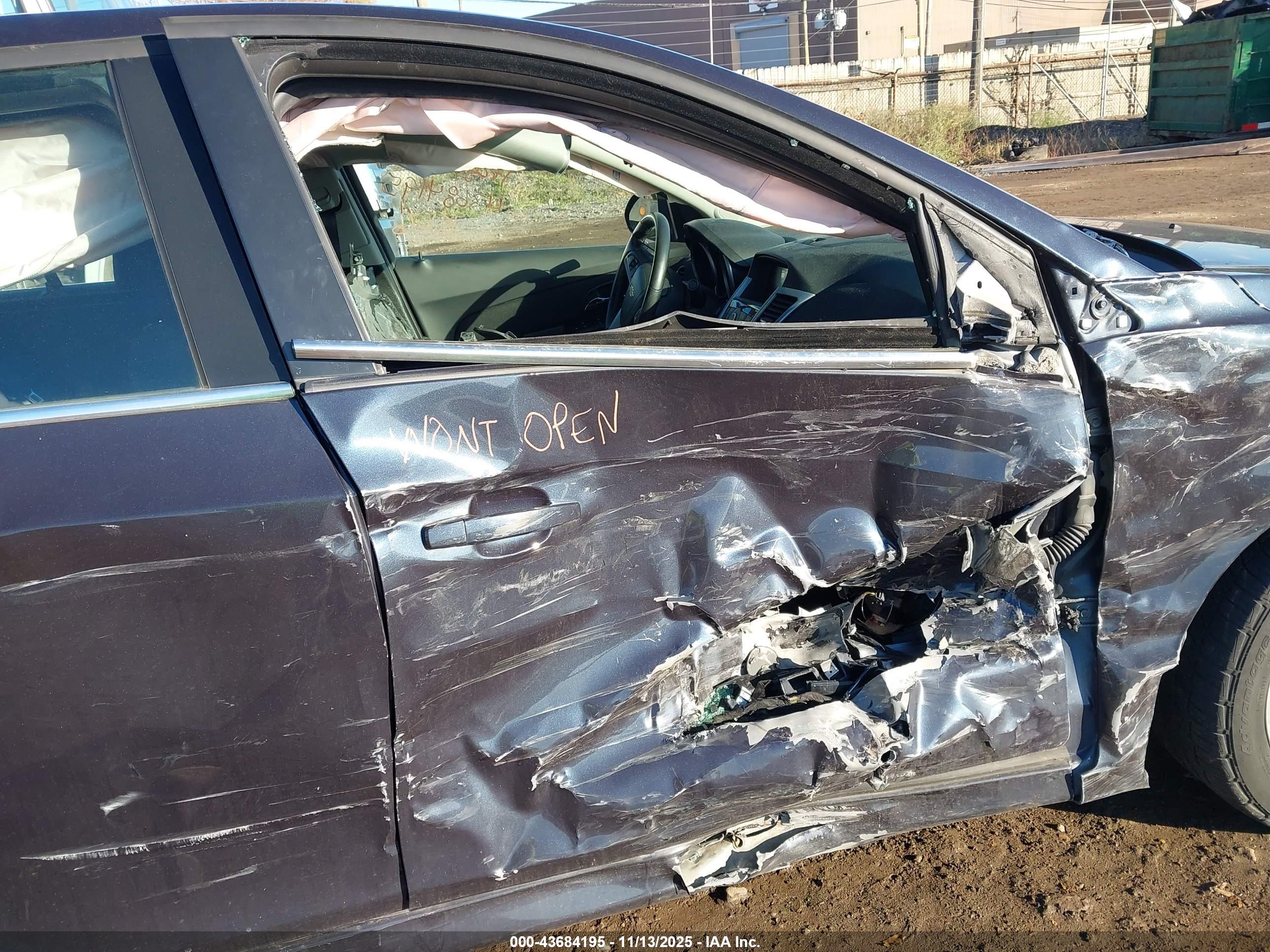 CHEVROLET CRUZE image 5
