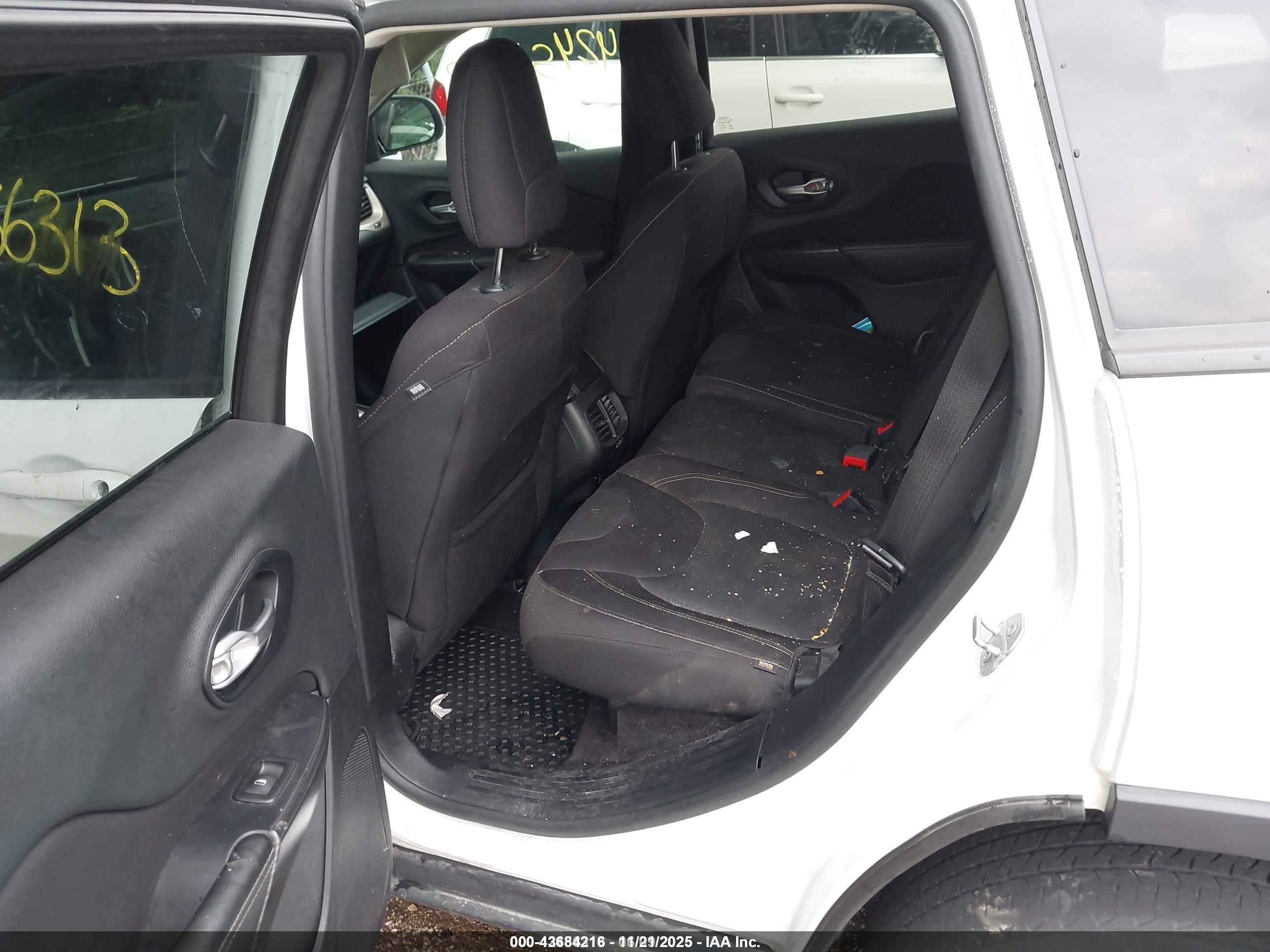JEEP CHEROKEE image 8
