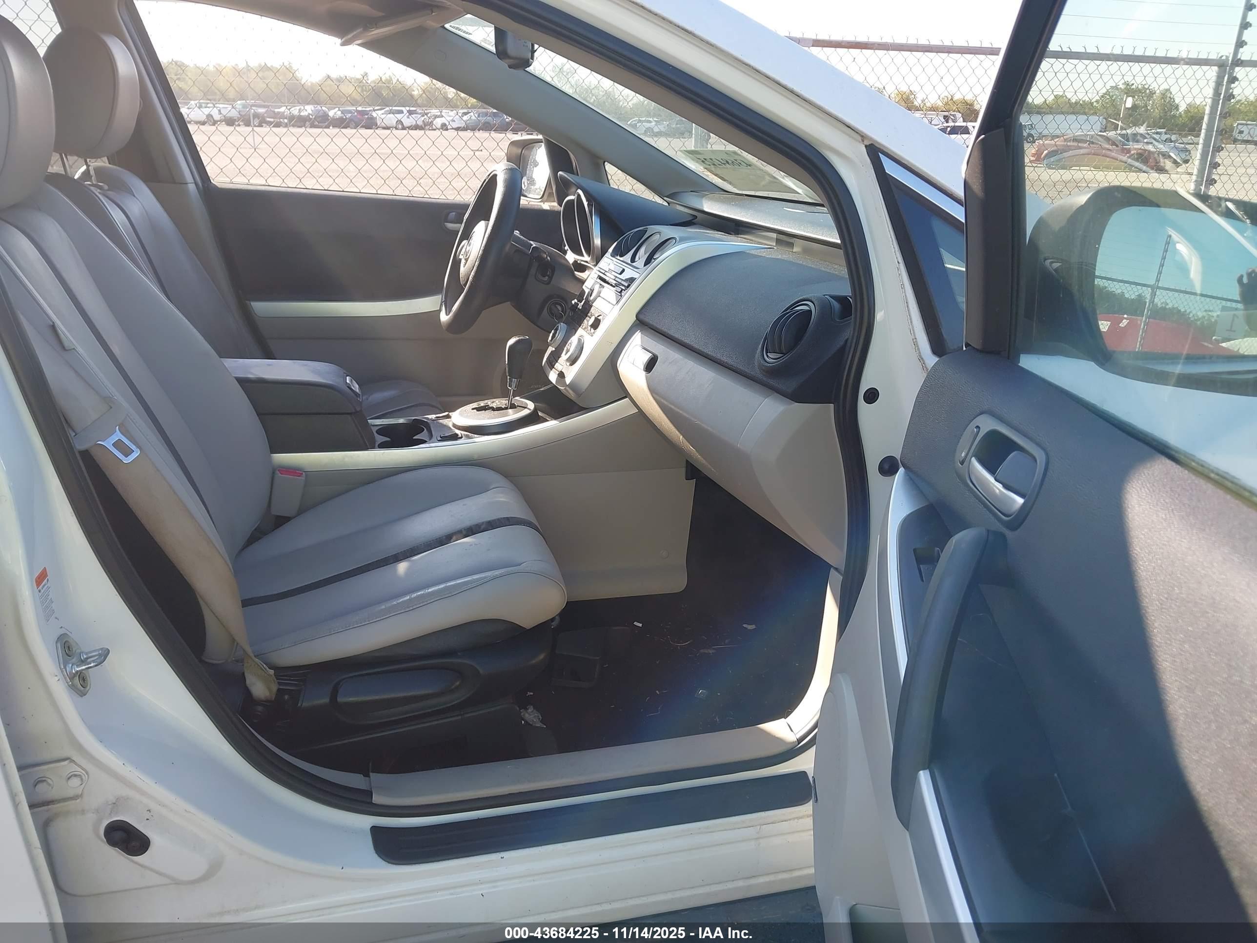 MAZDA CX-7 image 5