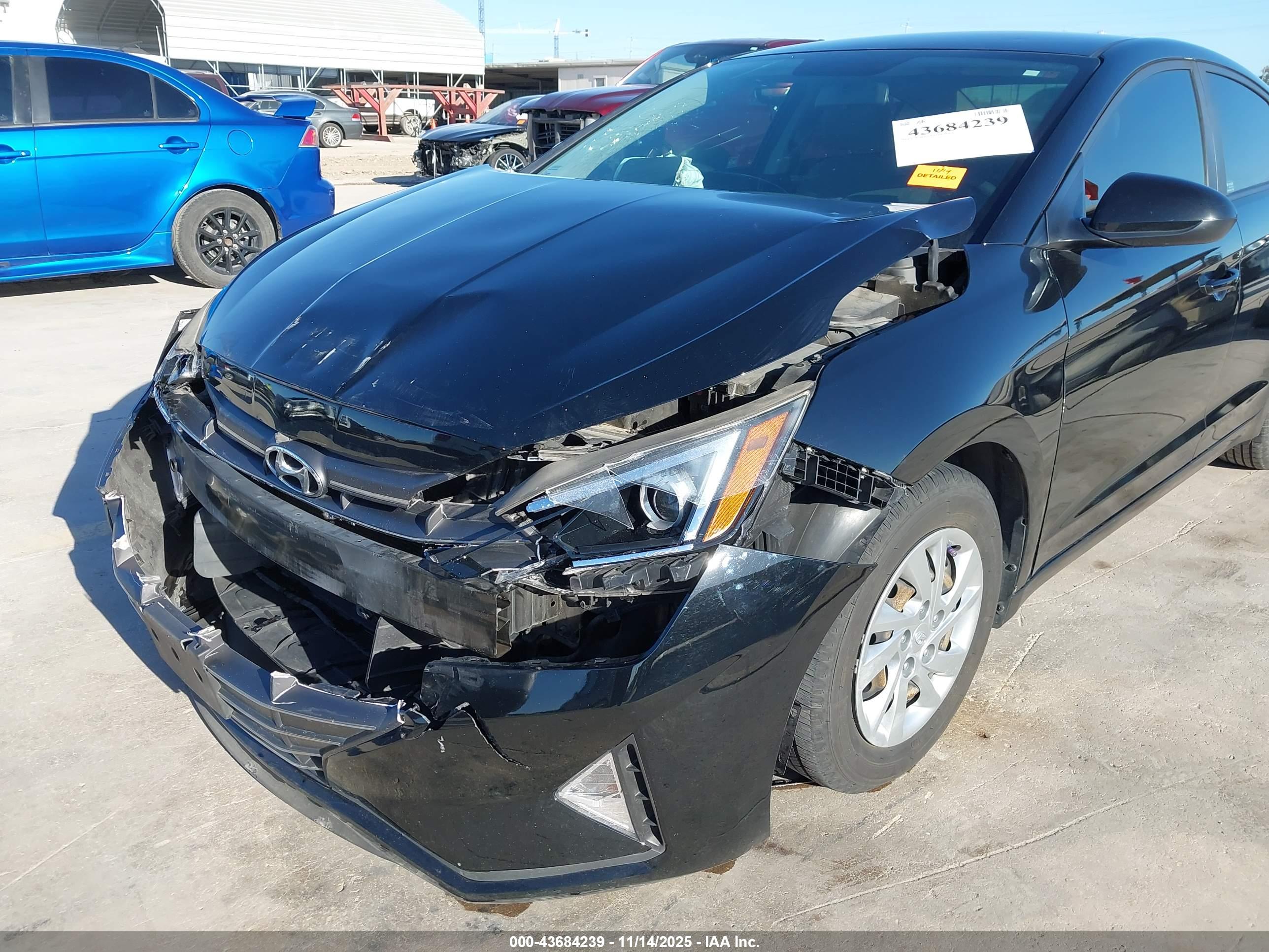 HYUNDAI ELANTRA image 6