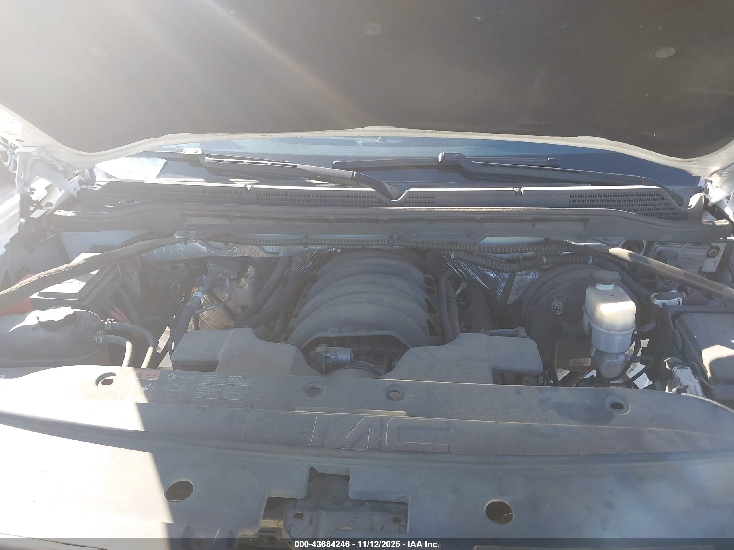 GMC SIERRA image 10