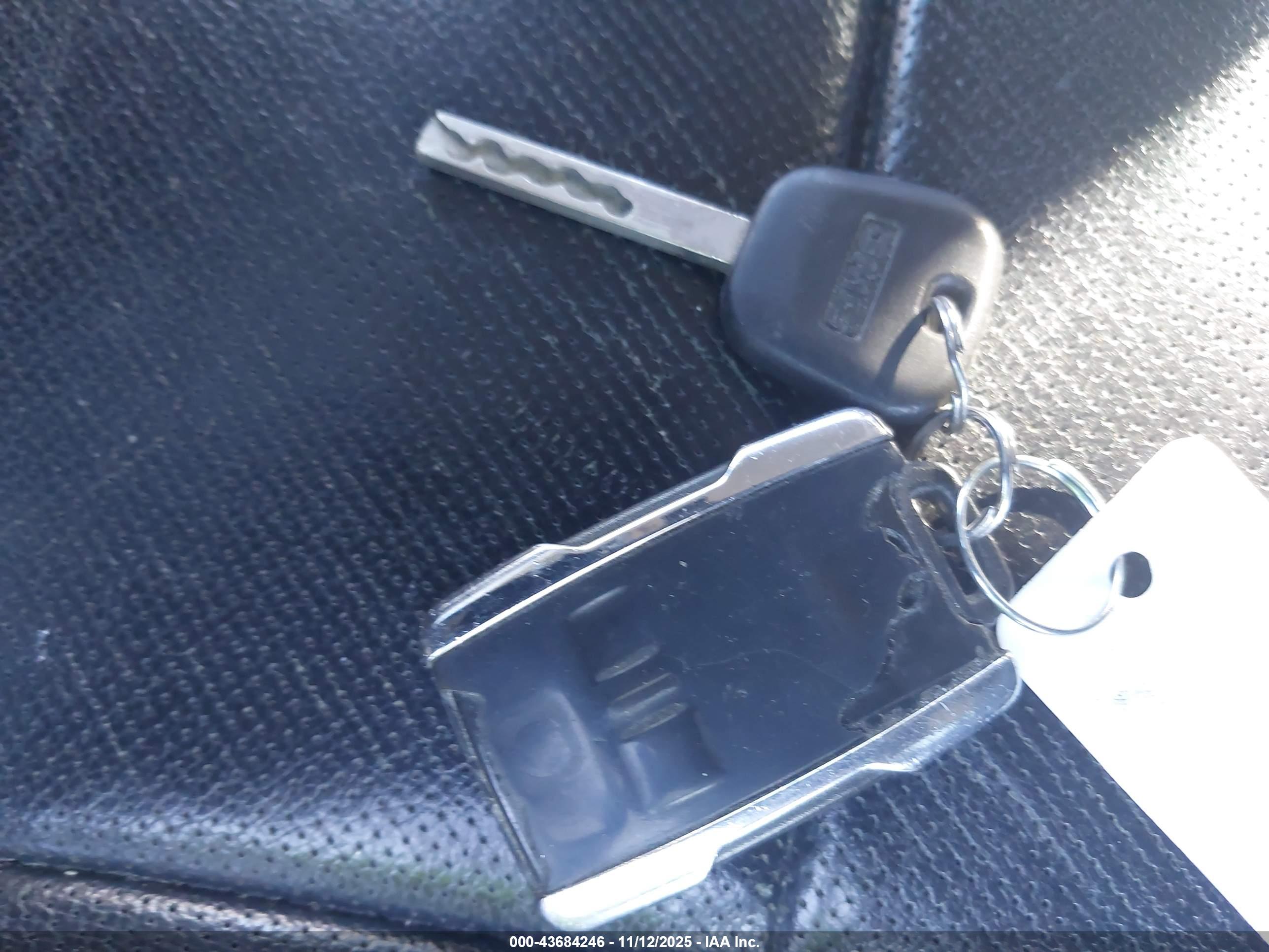 GMC SIERRA image 11