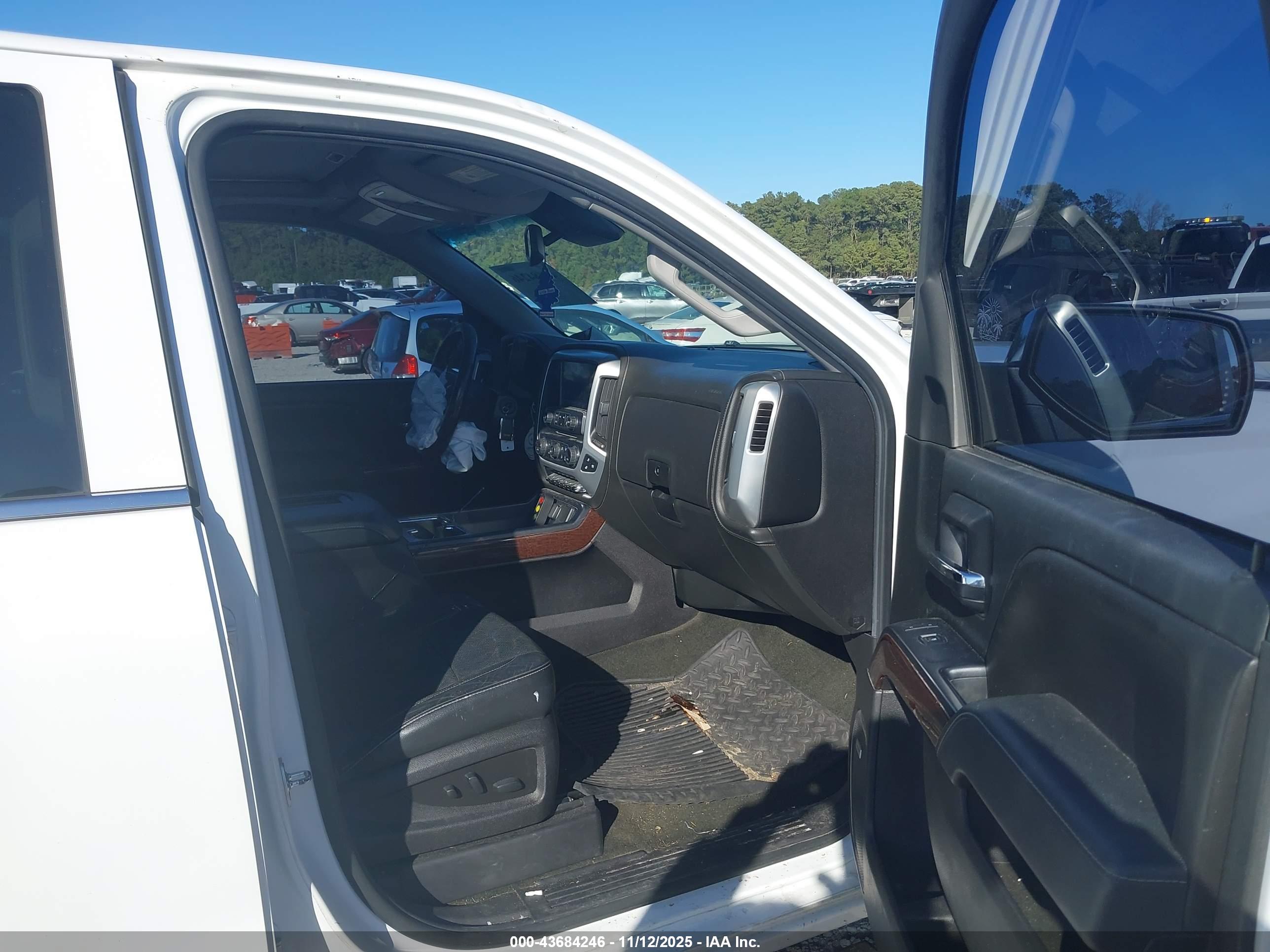 GMC SIERRA image 5