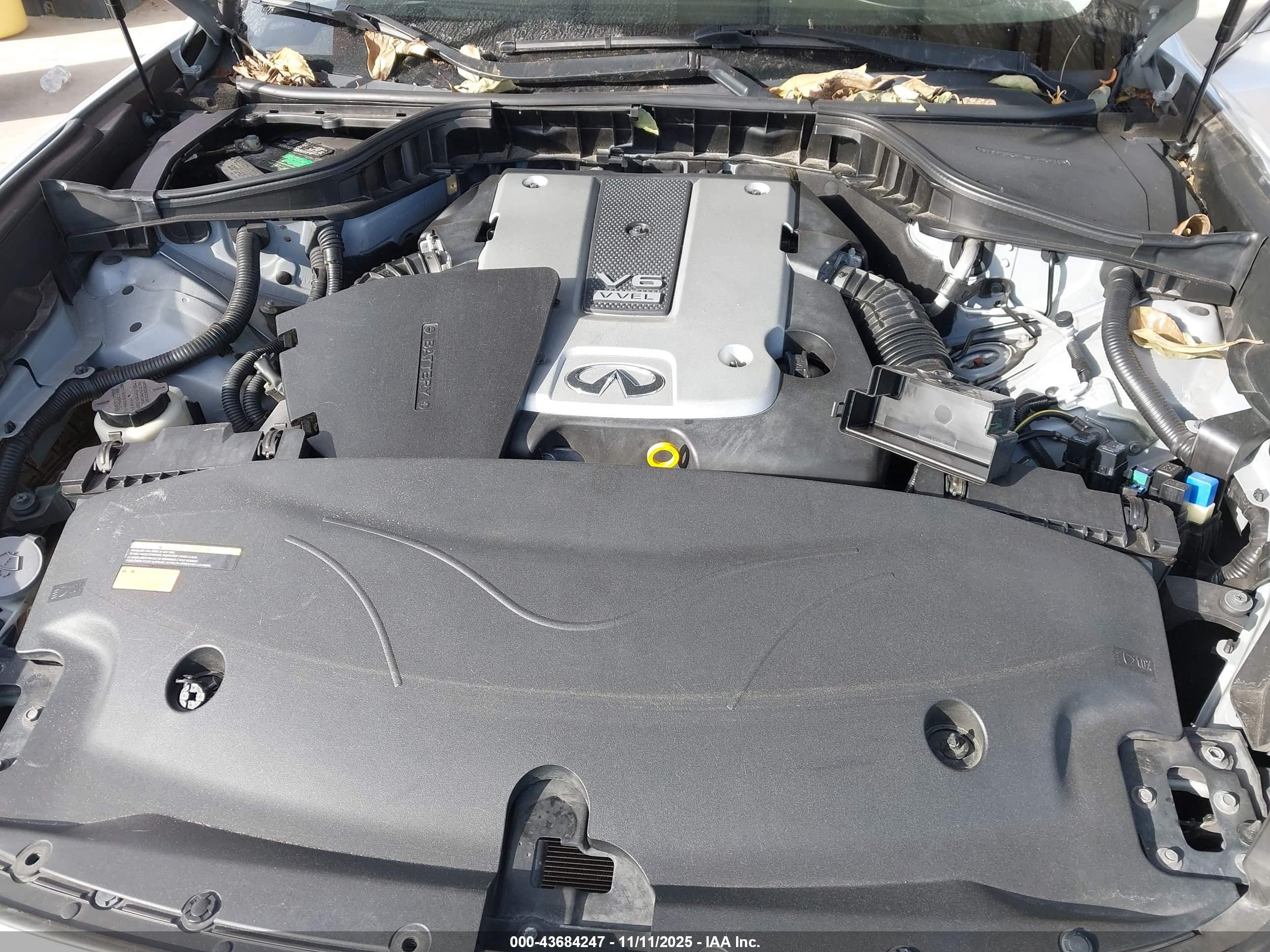INFINITI M37 image 10