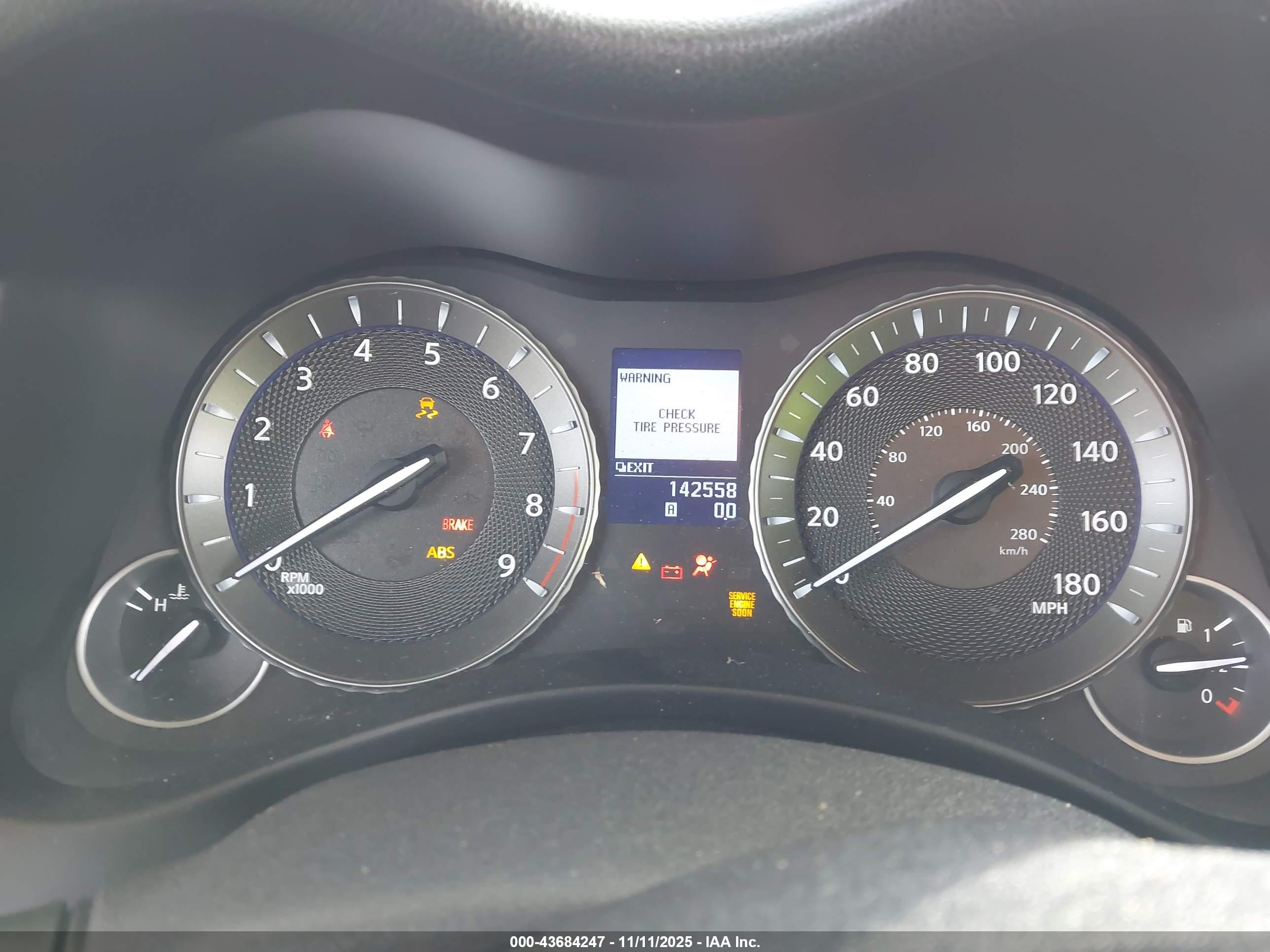 INFINITI M37 image 7