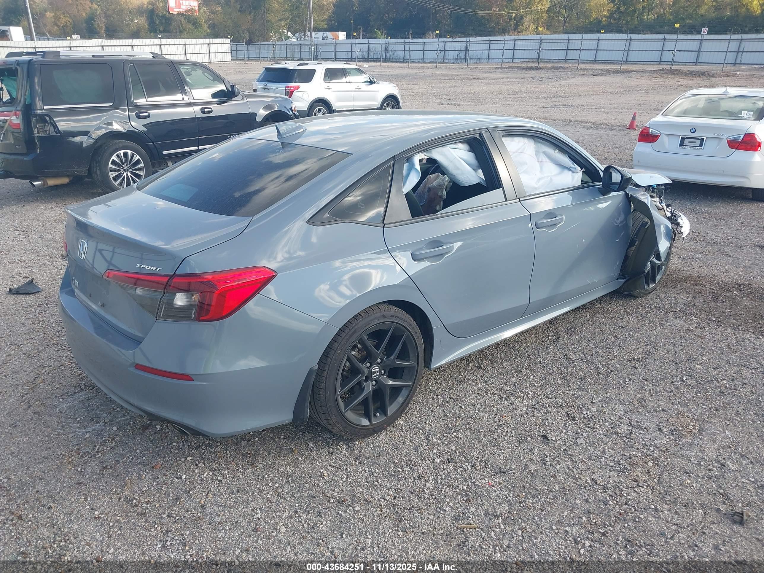HONDA CIVIC image 4