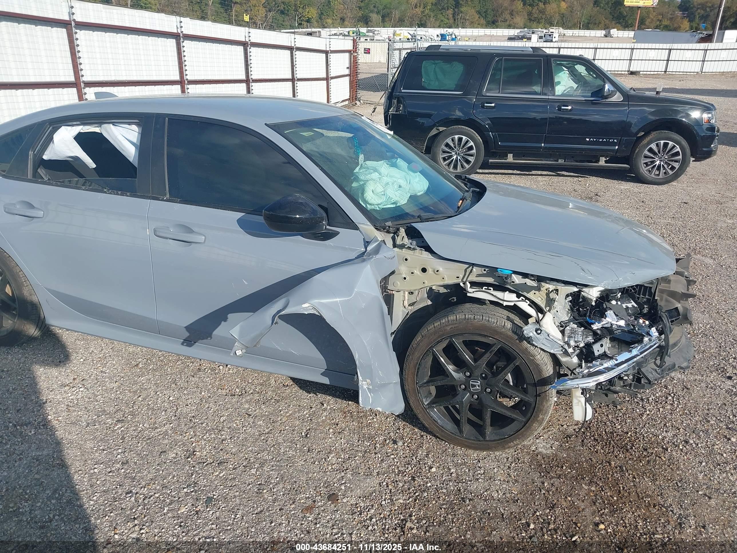 HONDA CIVIC image 6