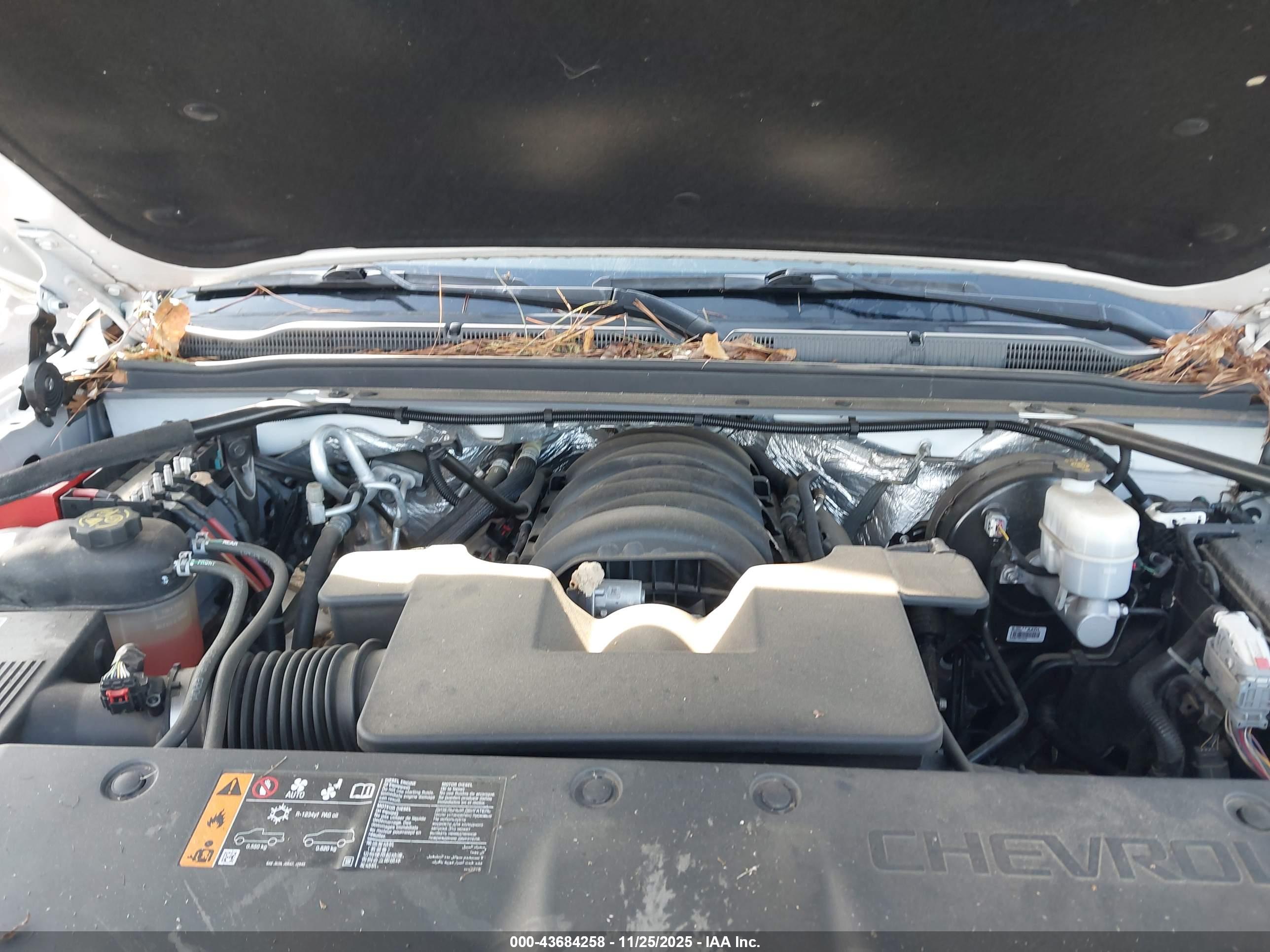 CHEVROLET TAHOE image 10