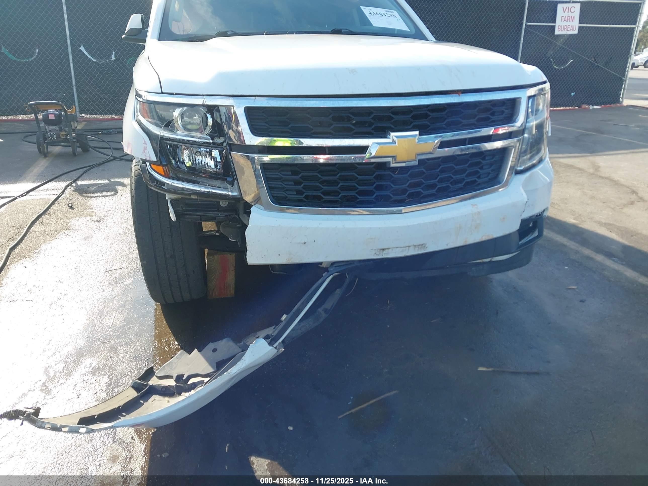 CHEVROLET TAHOE image 6