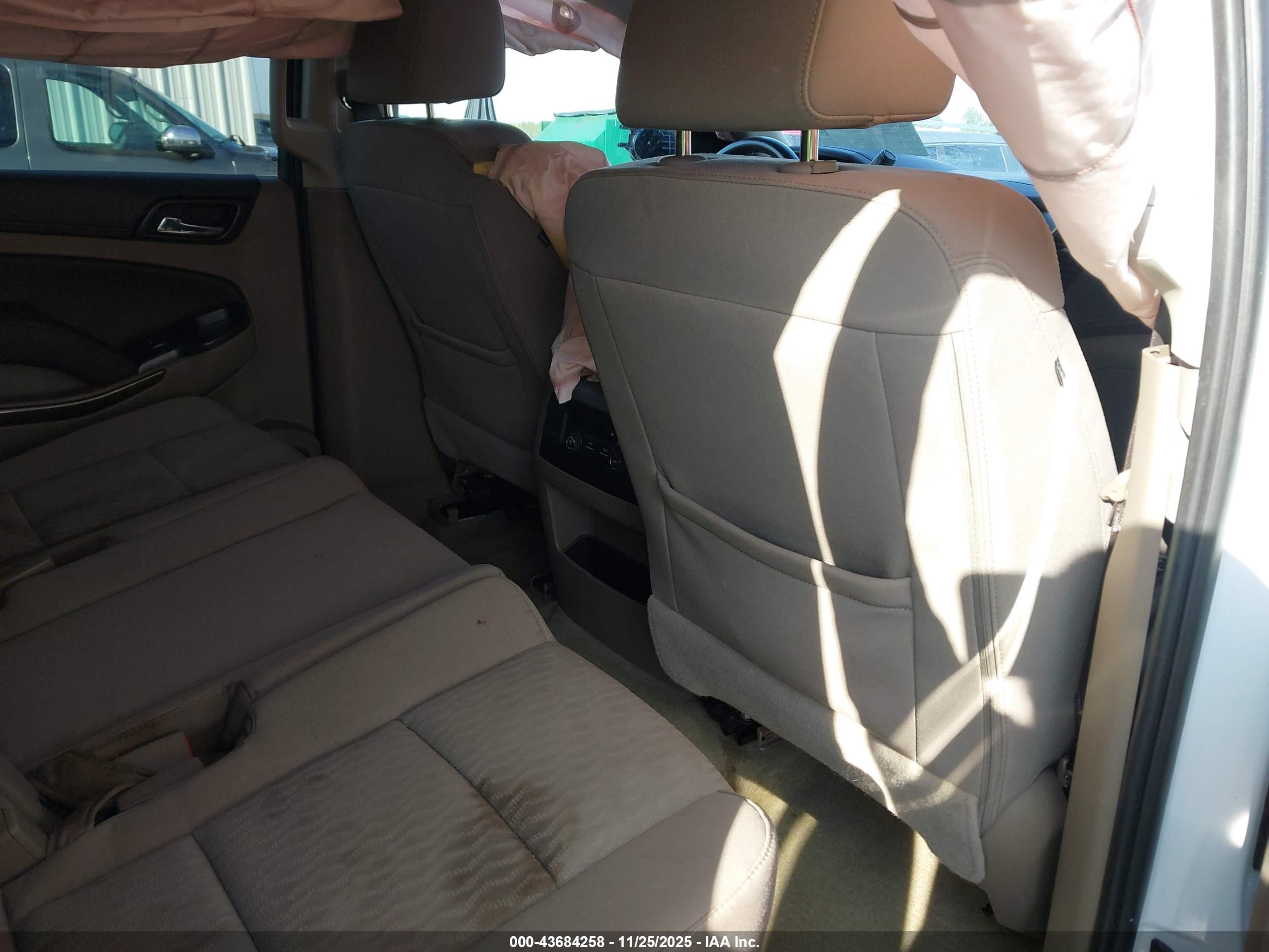 CHEVROLET TAHOE image 8