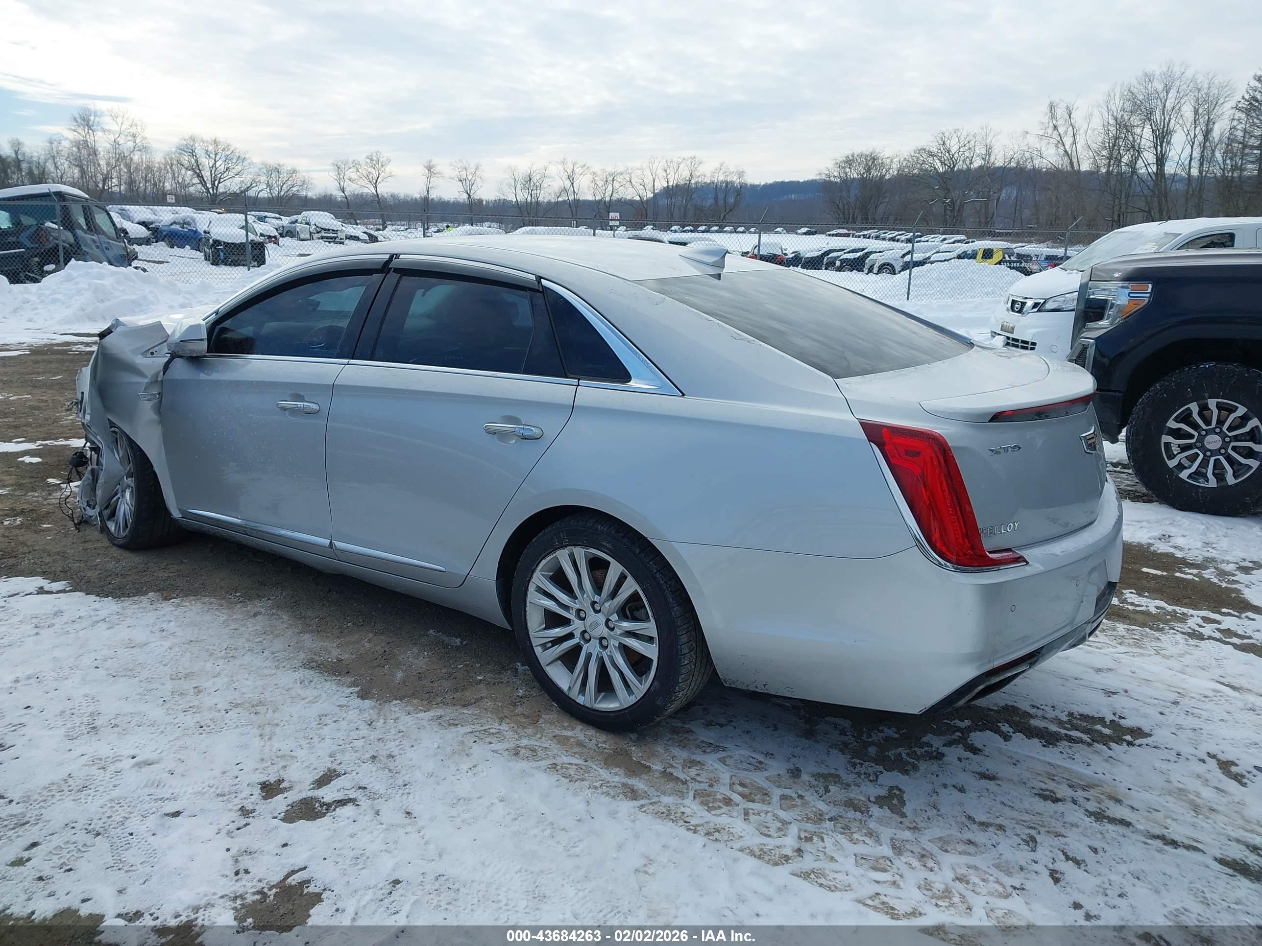 CADILLAC XTS image 3