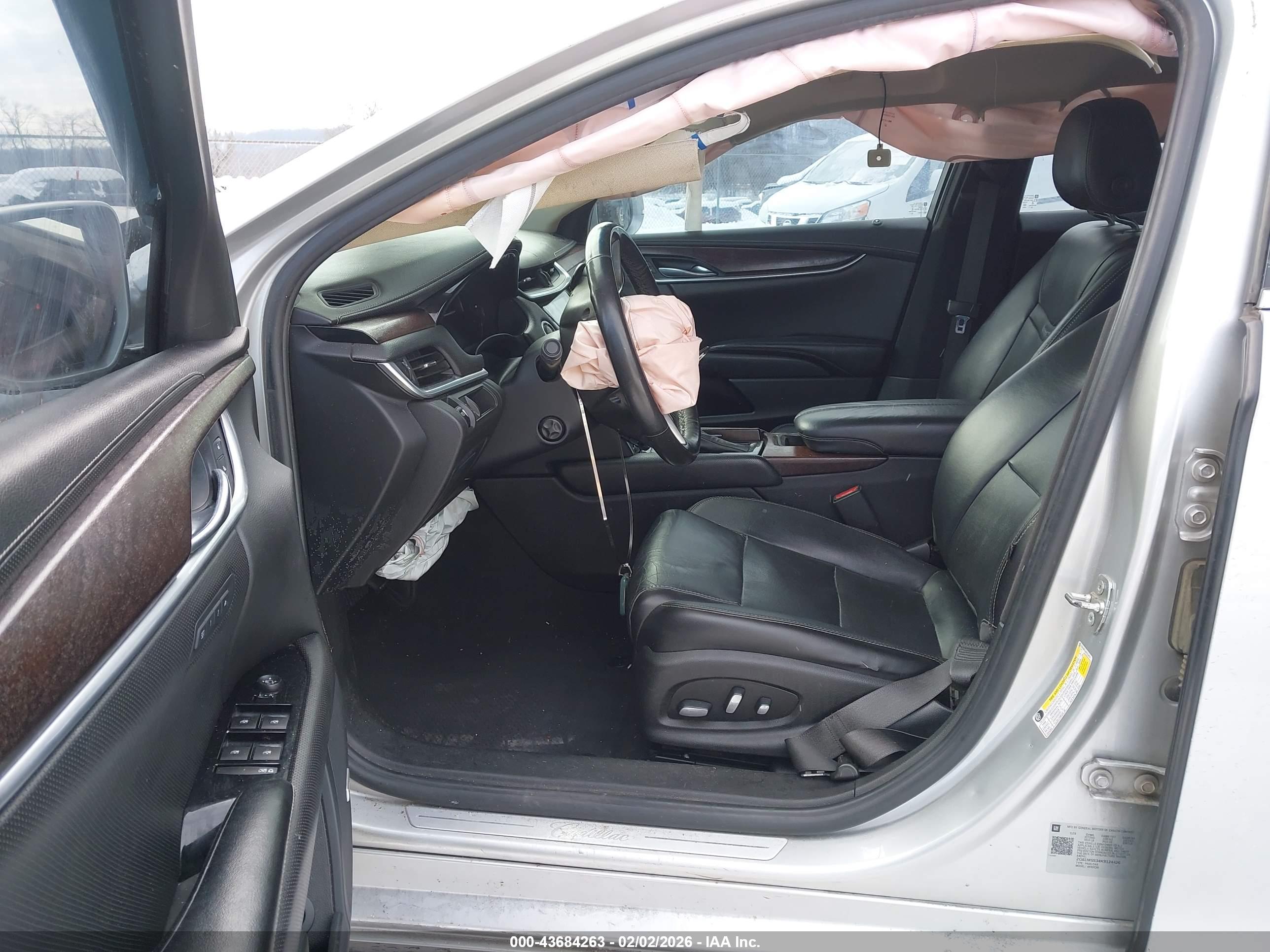 CADILLAC XTS image 5