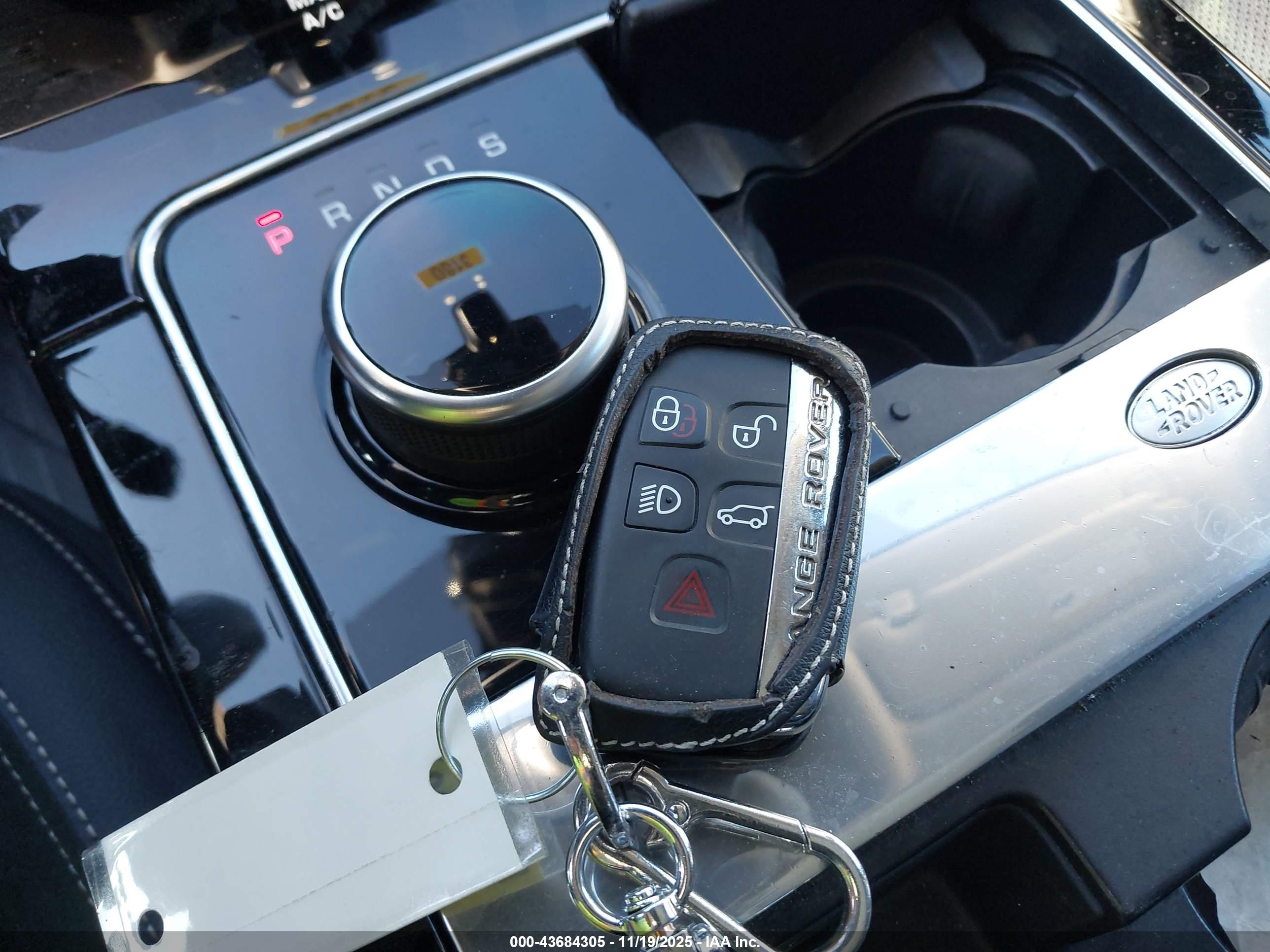 LAND ROVER image 11