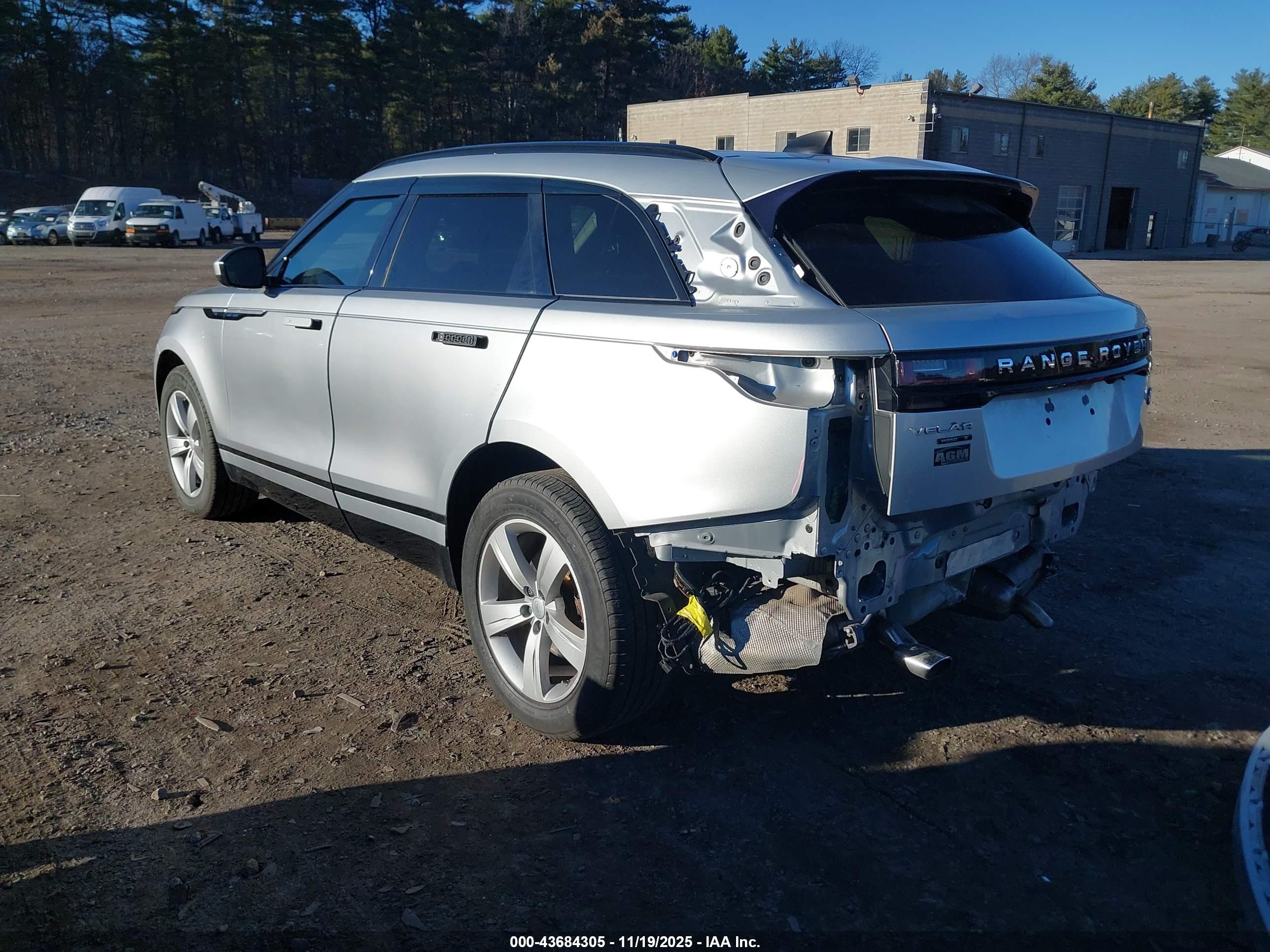 LAND ROVER image 3