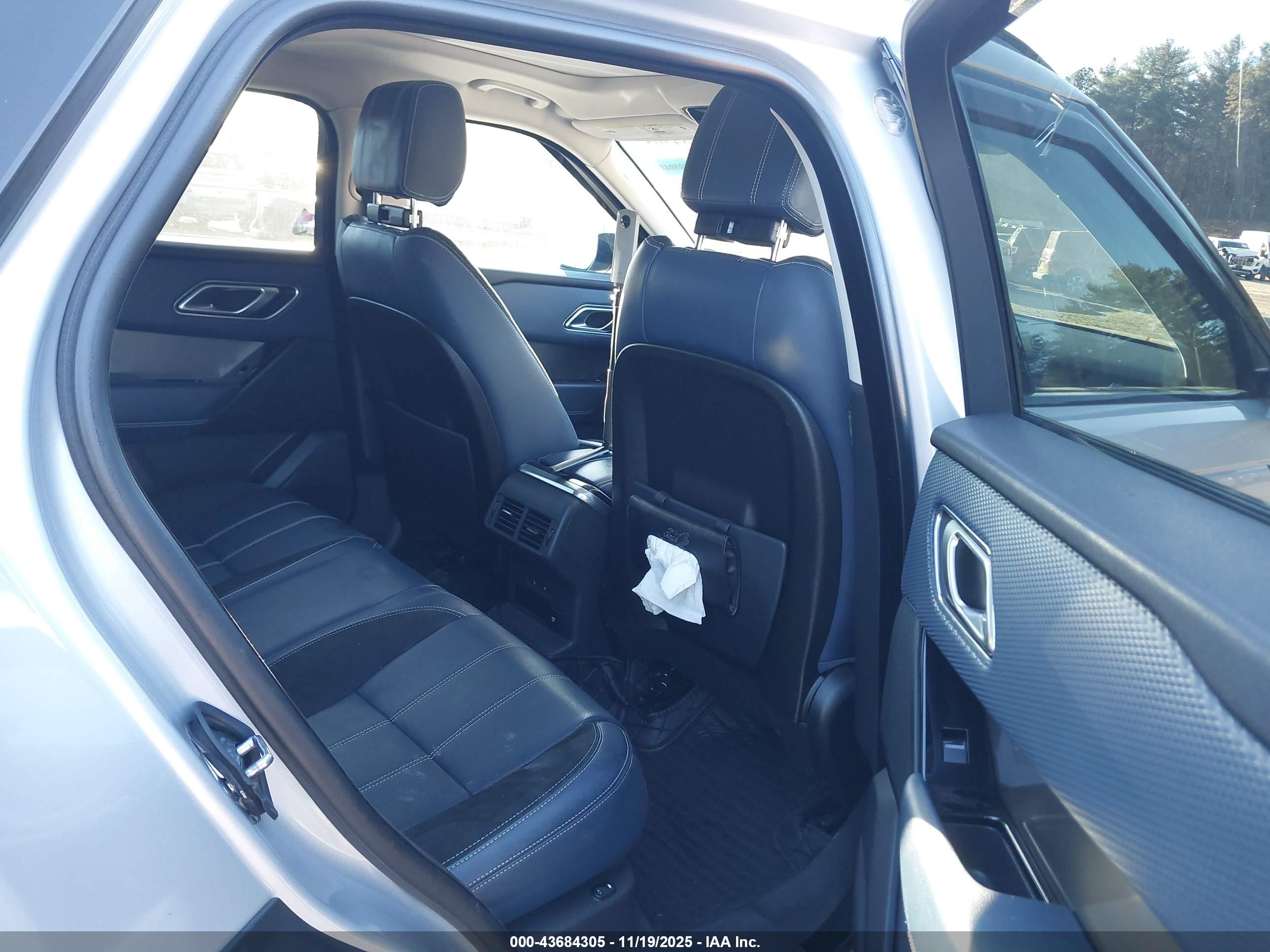 LAND ROVER image 8