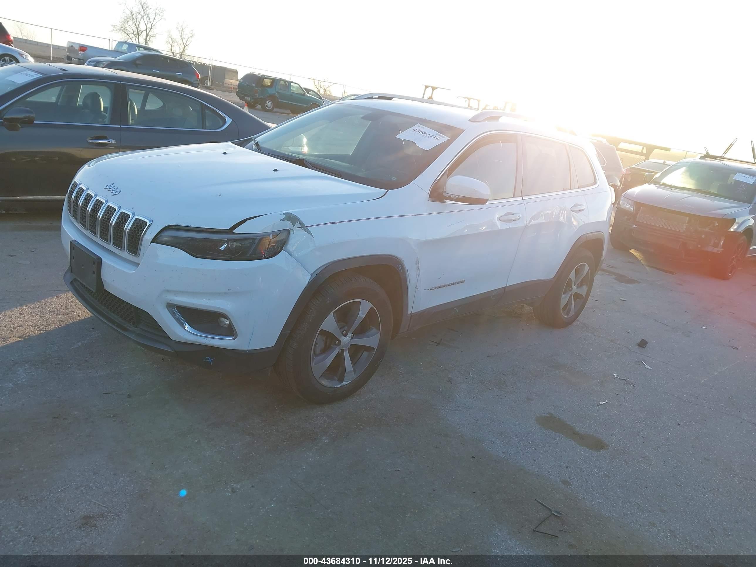 JEEP CHEROKEE image 2