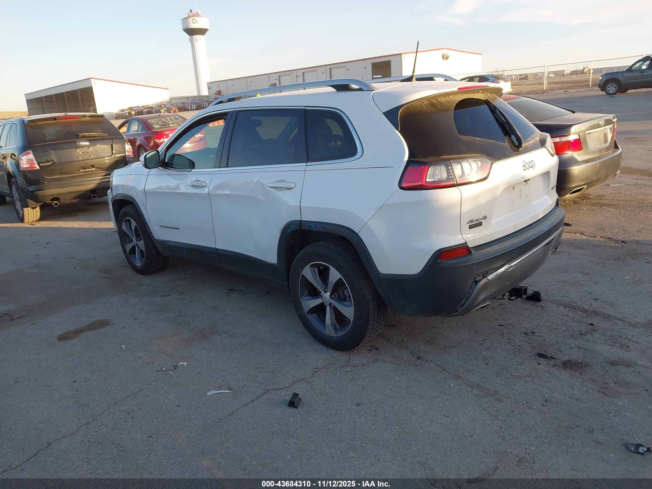 JEEP CHEROKEE image 3