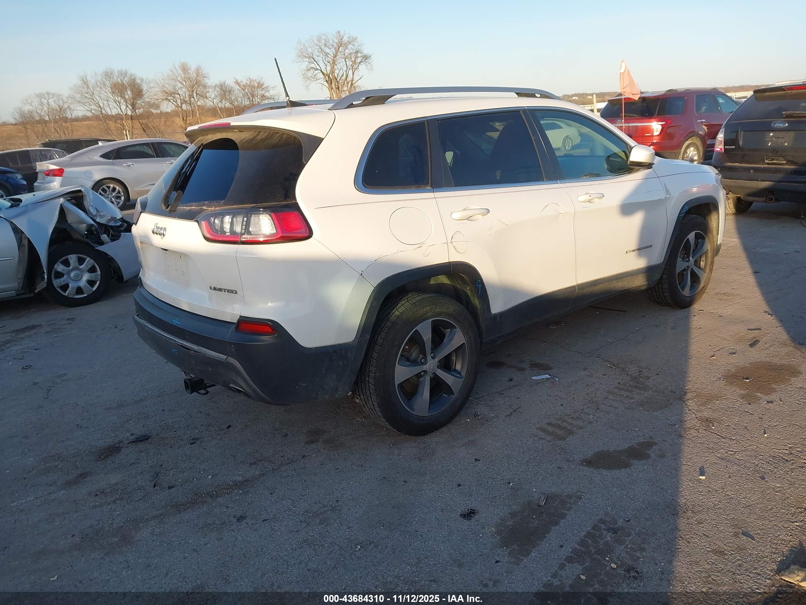 JEEP CHEROKEE image 4