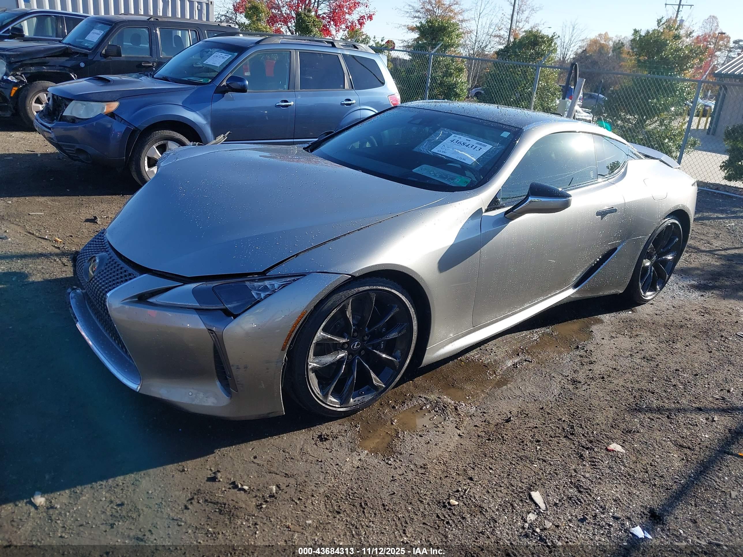 LEXUS LC image 2