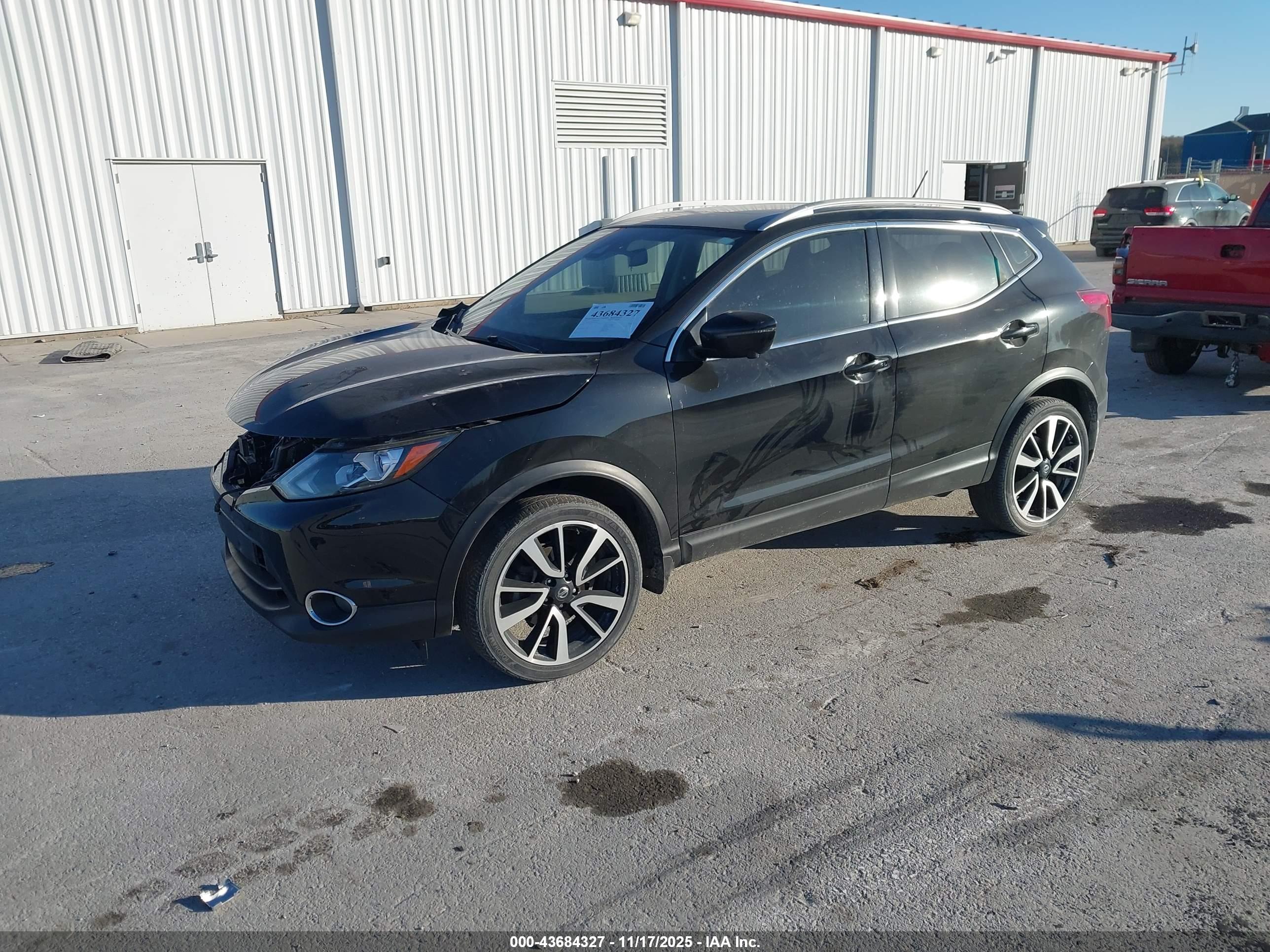 NISSAN ROGUE image 2