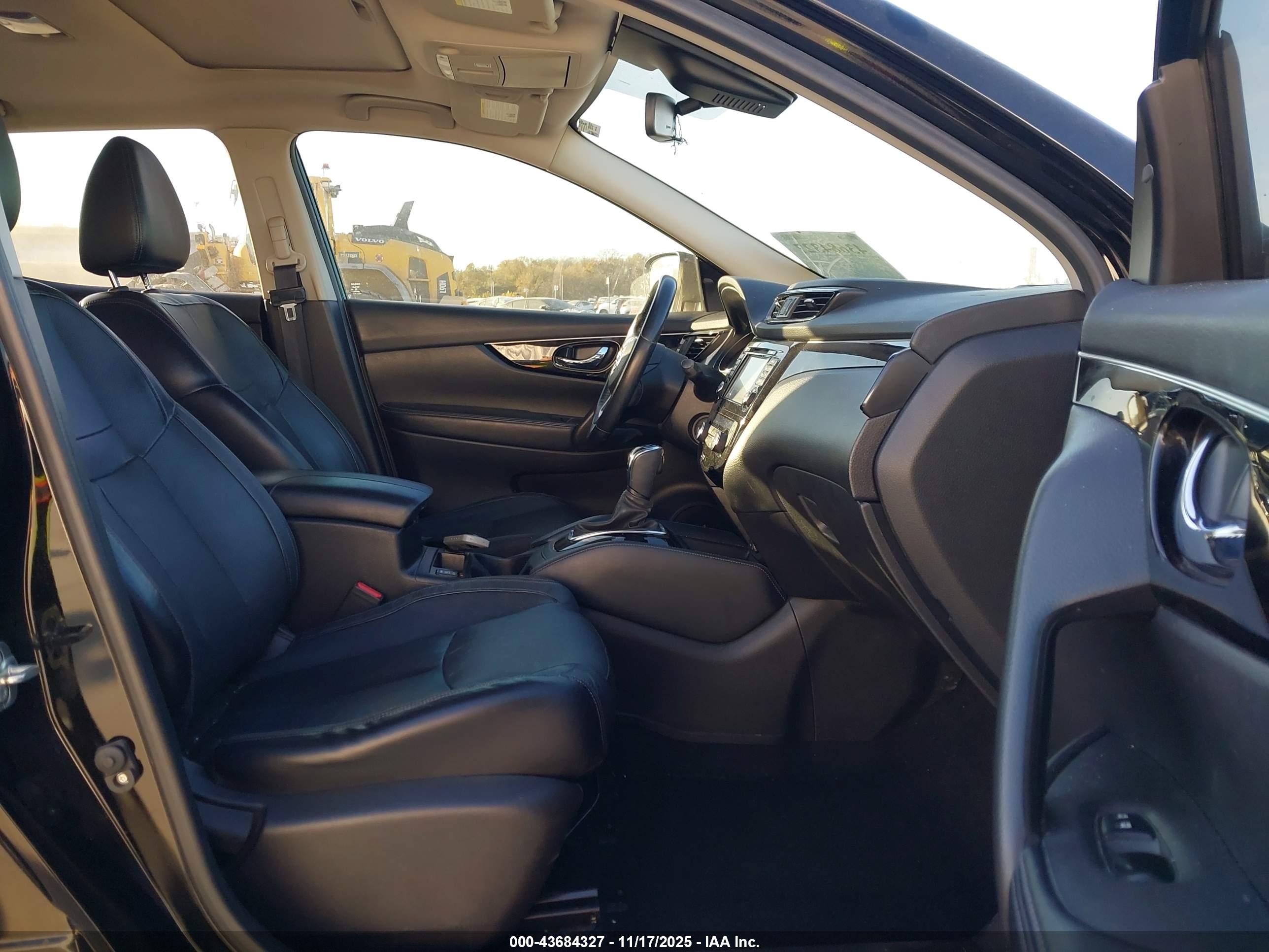 NISSAN ROGUE image 5