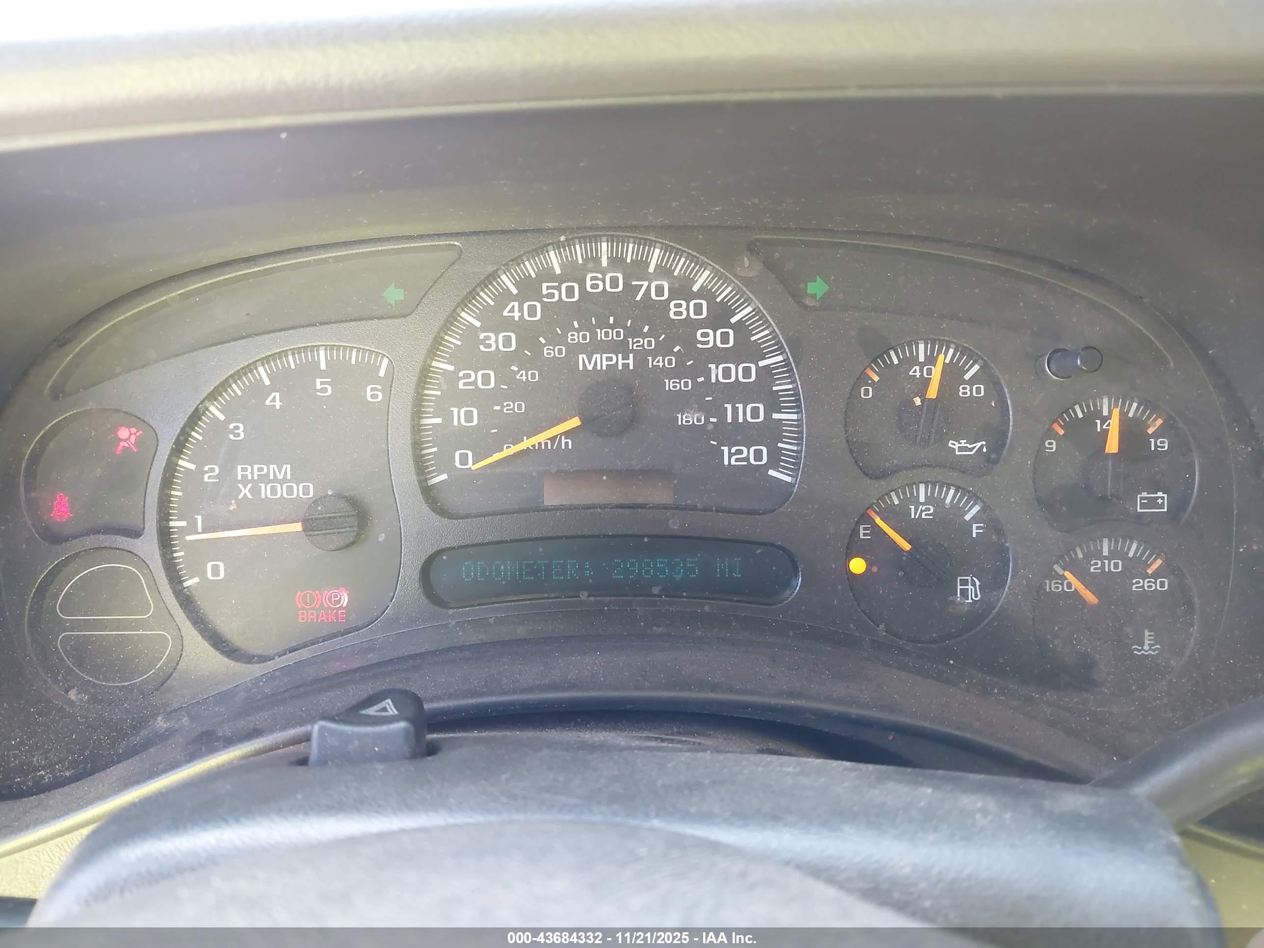 CHEVROLET TAHOE image 7