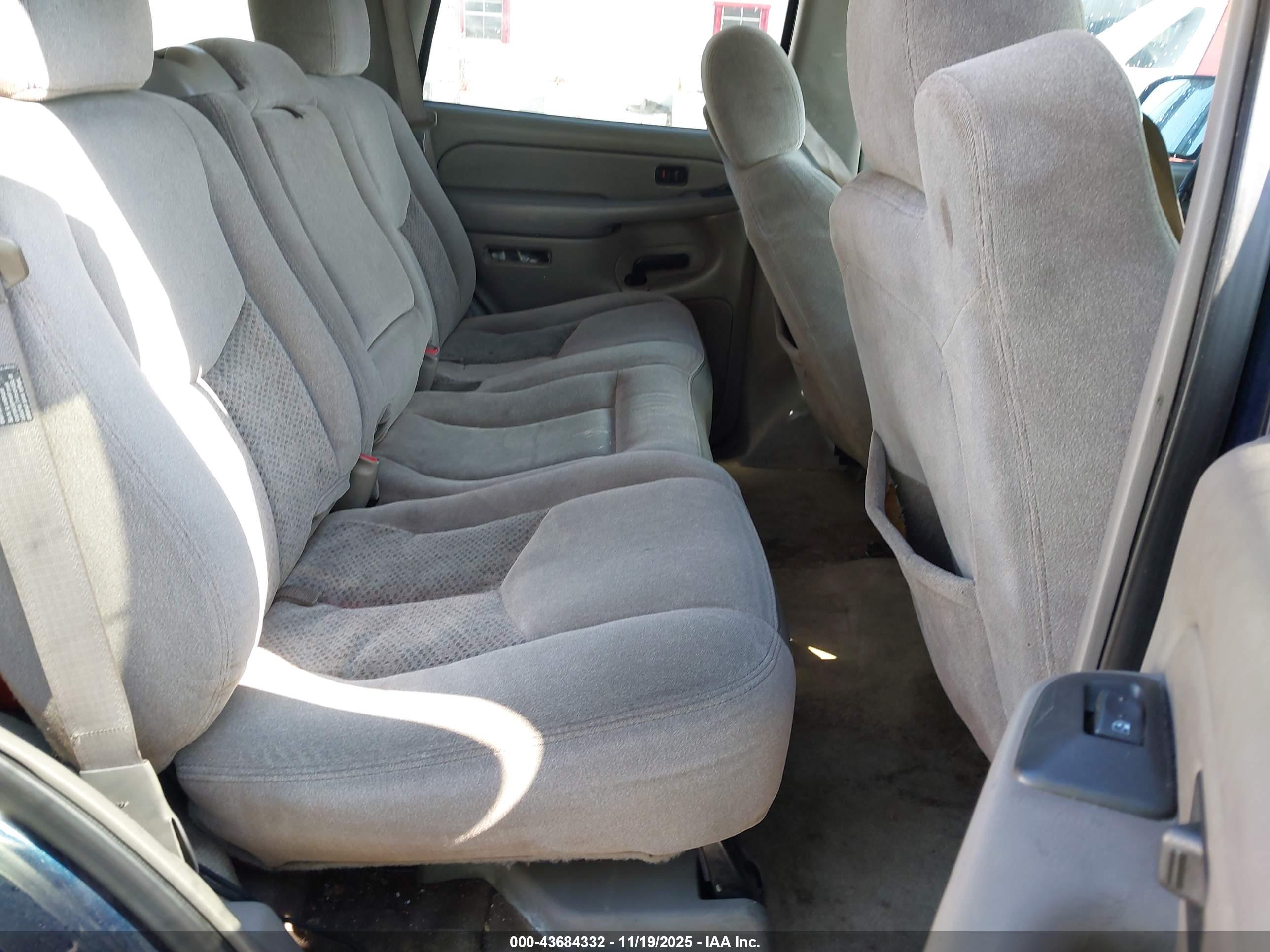 CHEVROLET TAHOE image 8