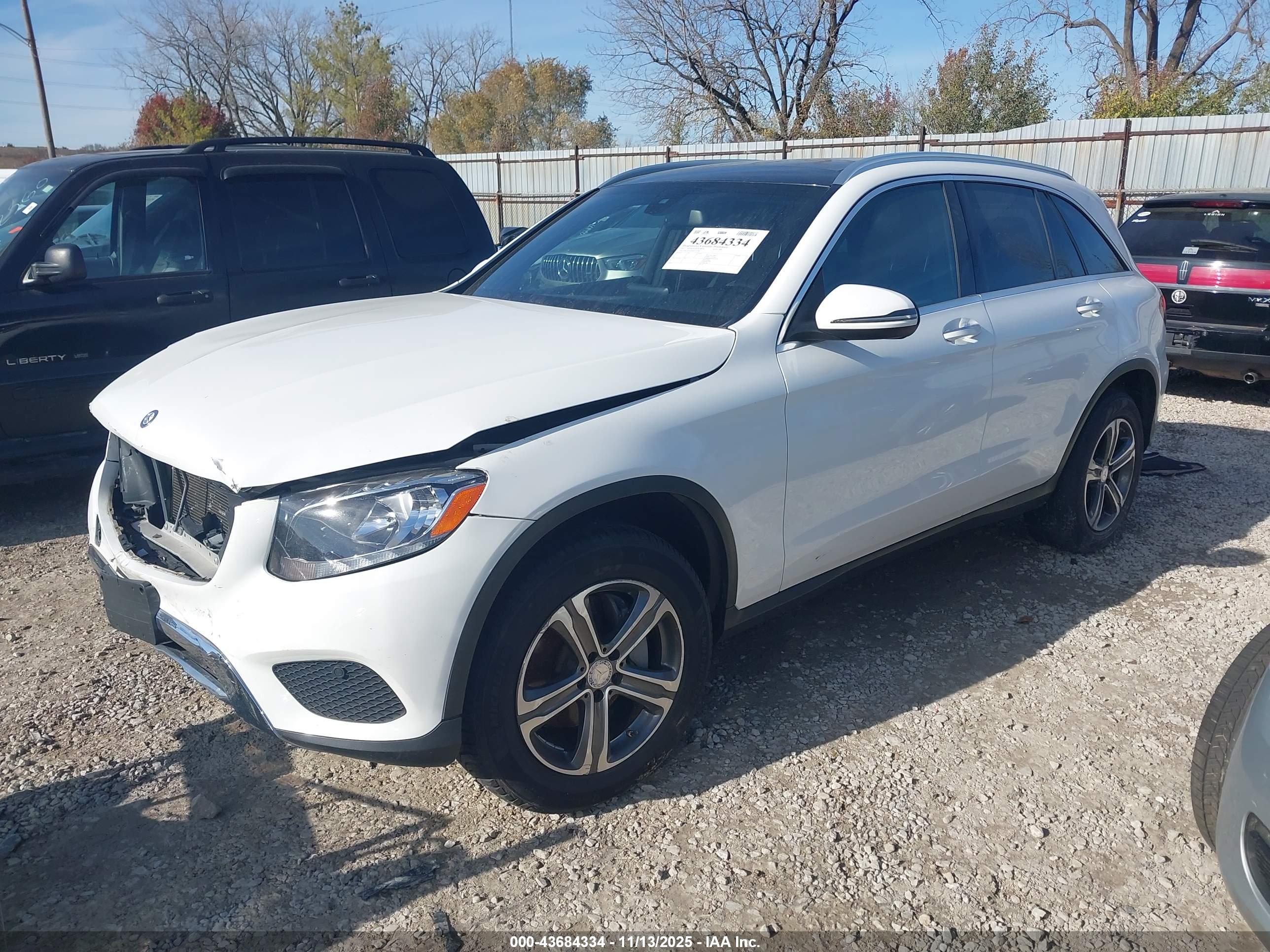 MERCEDES-BENZ GLC image 2
