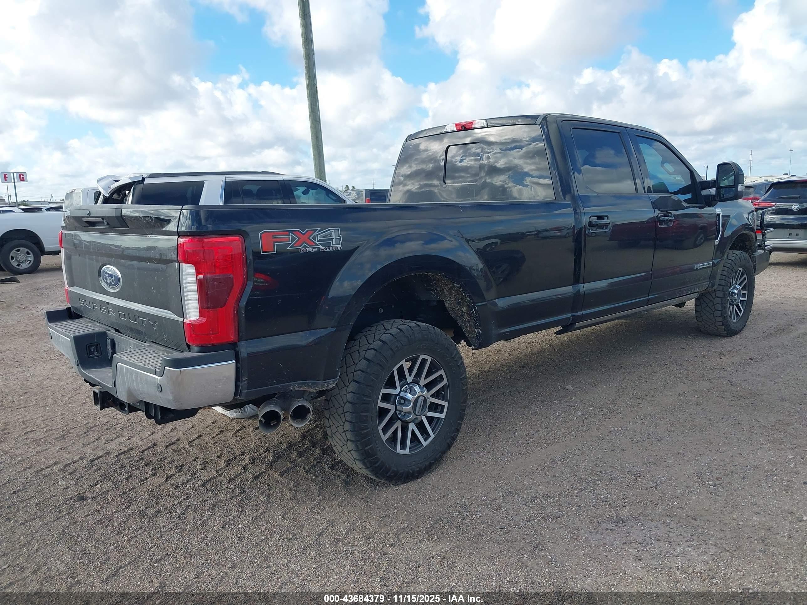 FORD F-350 image 4
