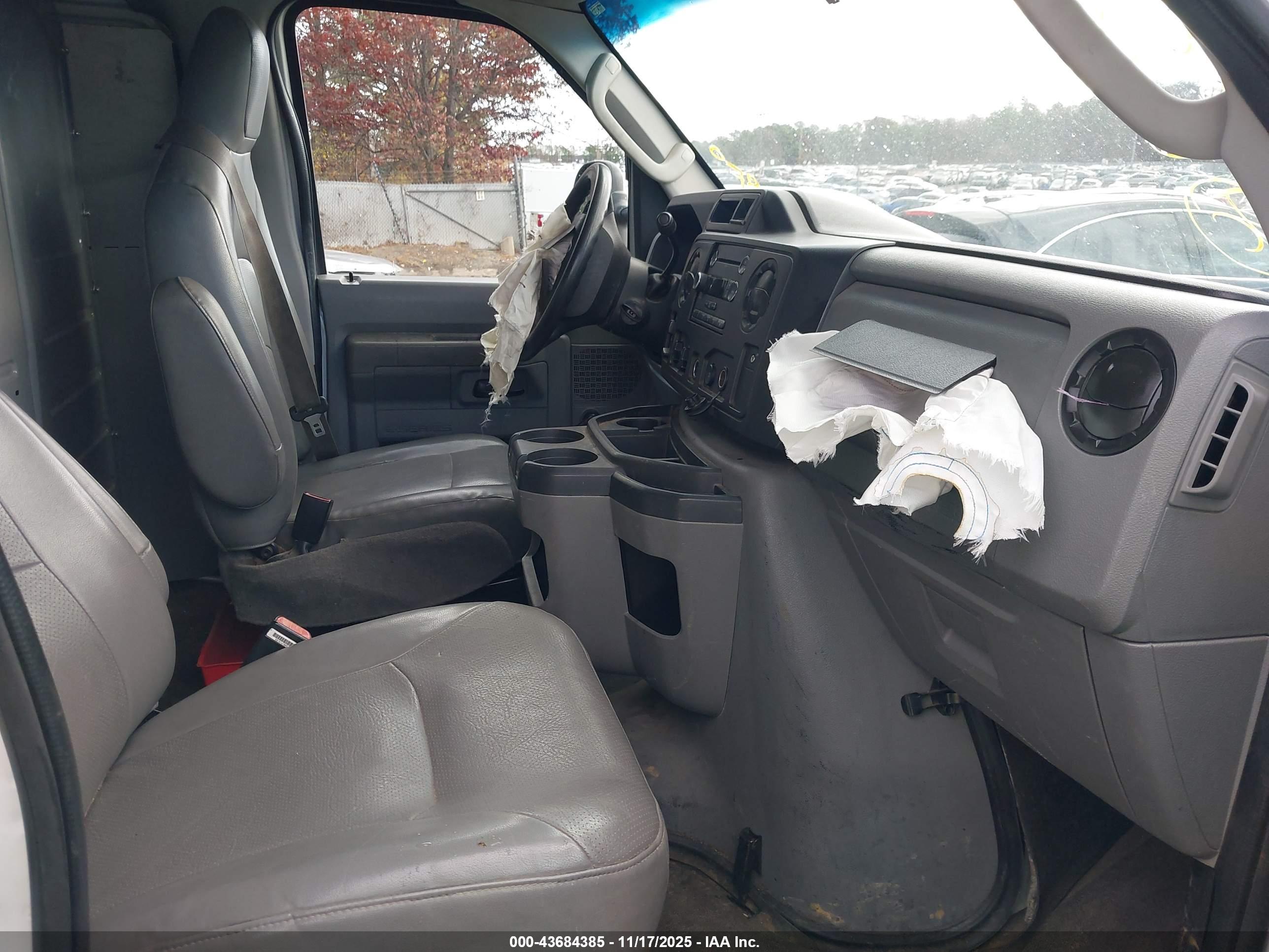 FORD E-350 image 5