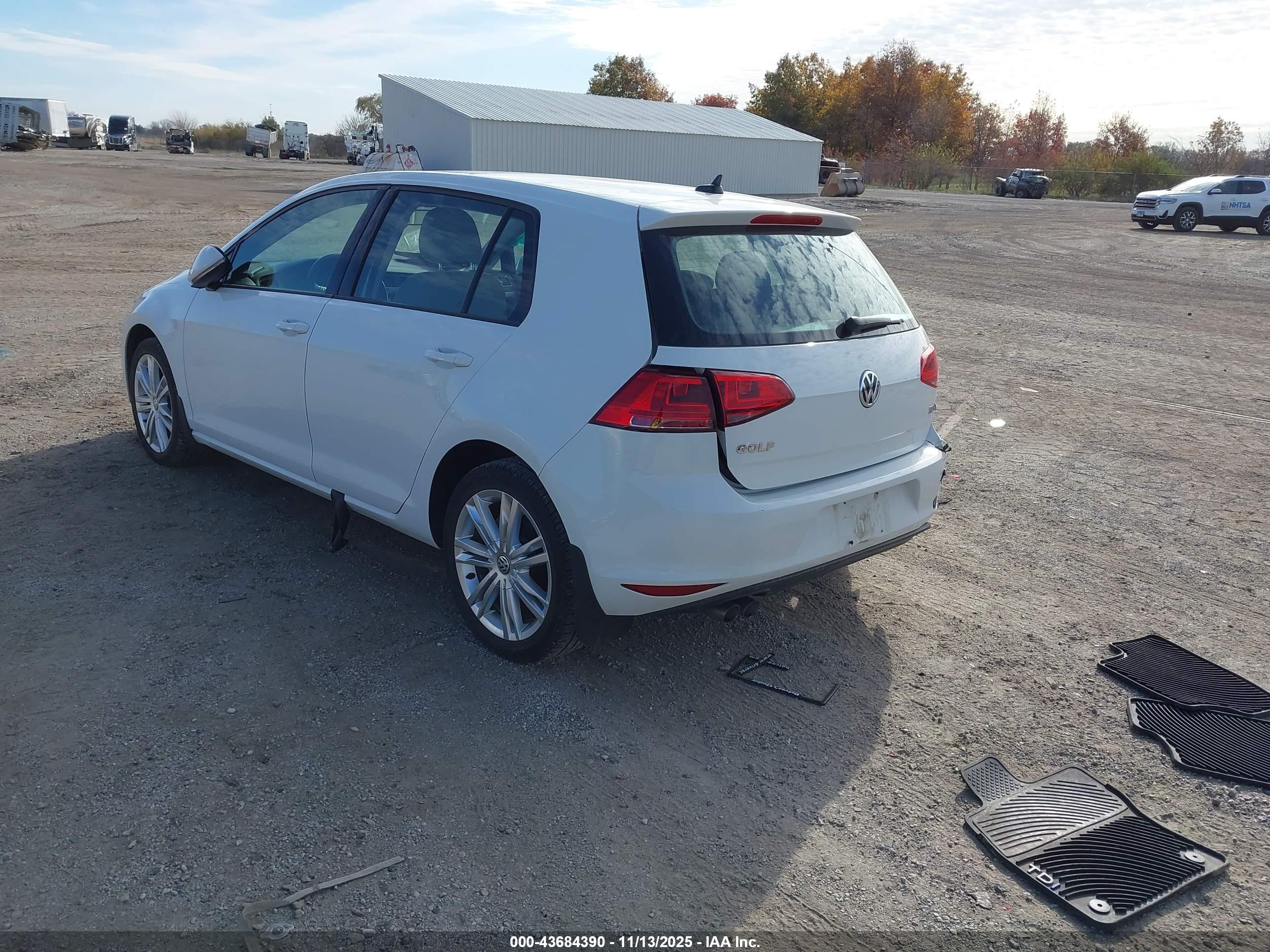 VOLKSWAGEN GOLF image 3