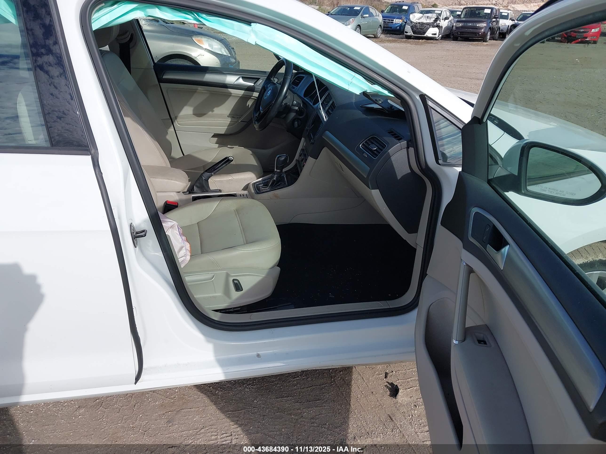 VOLKSWAGEN GOLF image 5