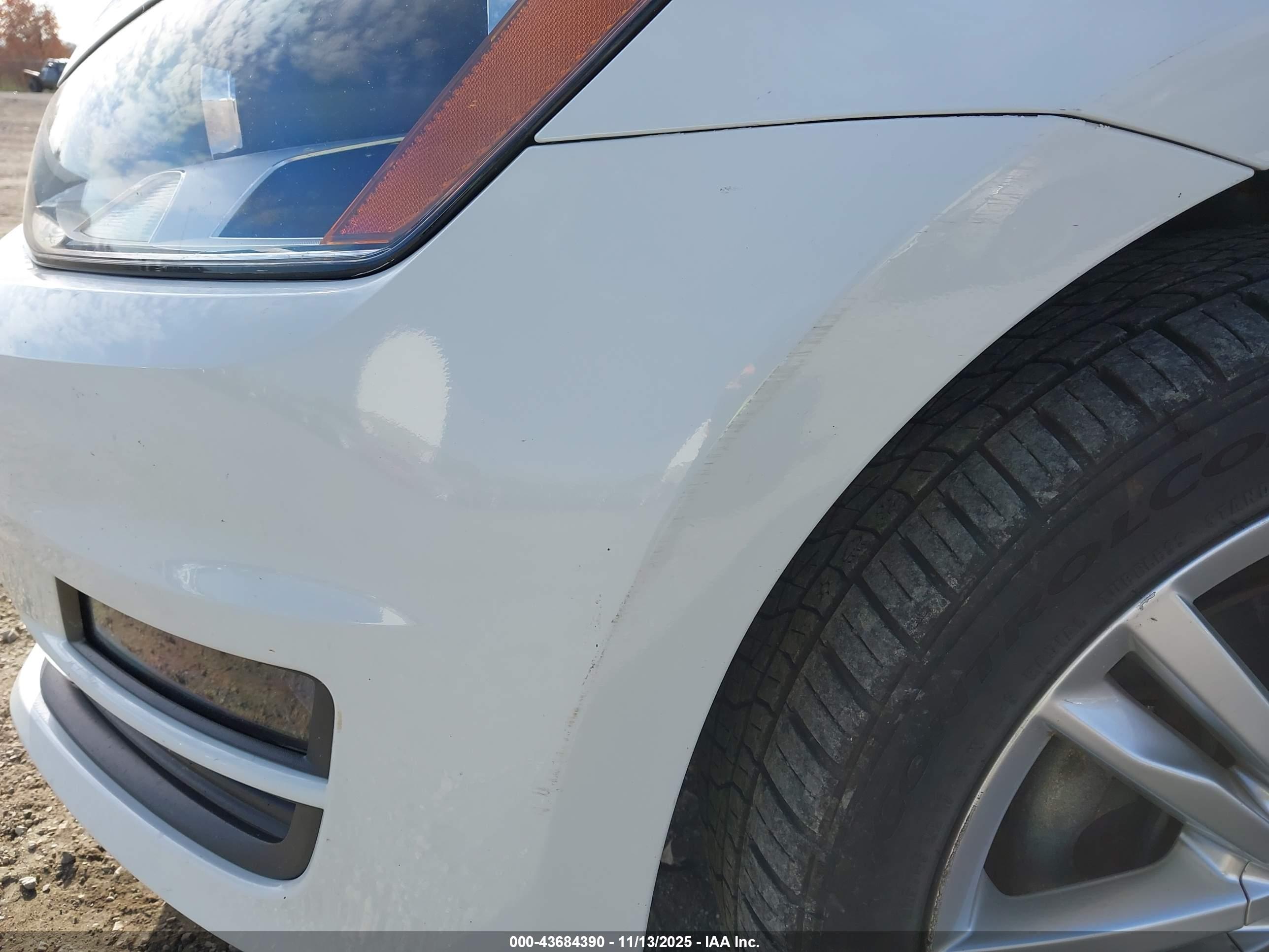 VOLKSWAGEN GOLF image 6