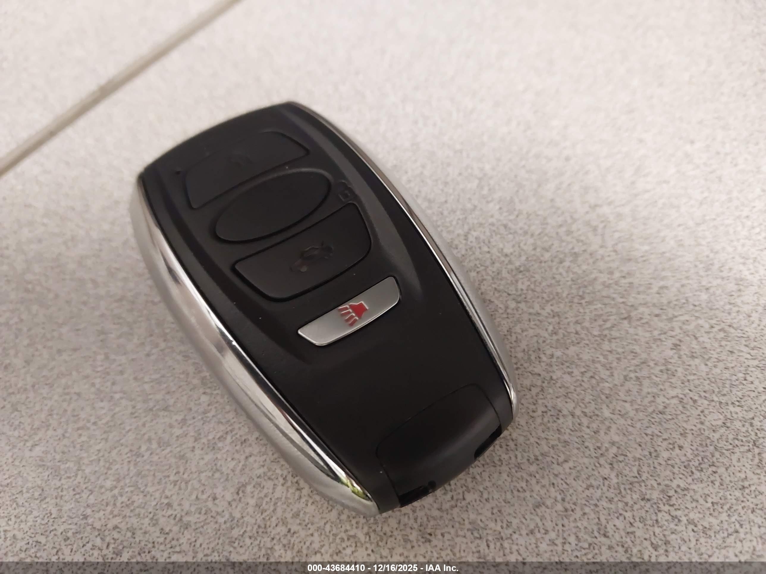 SUBARU OUTBACK image 11