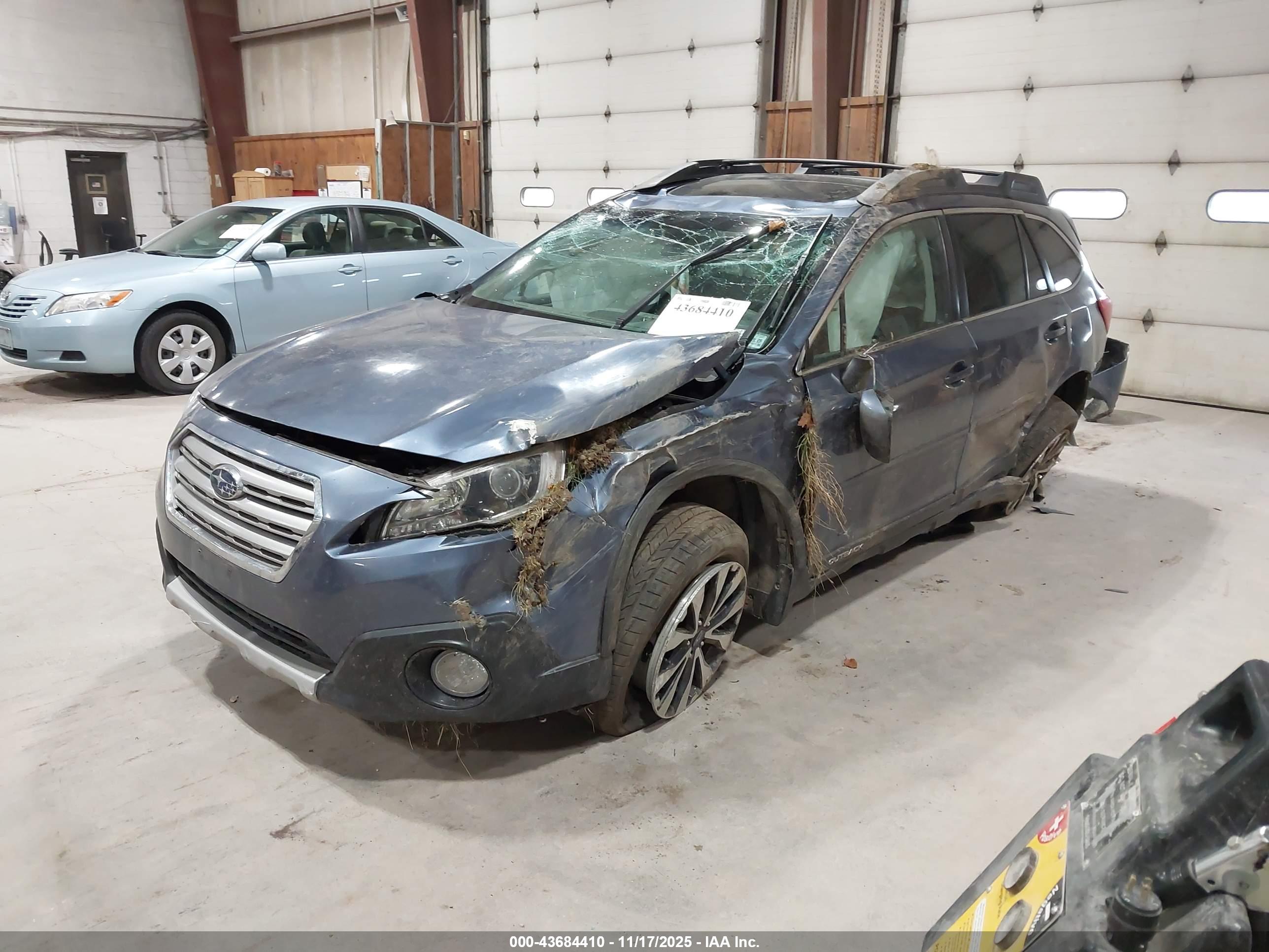 SUBARU OUTBACK image 2