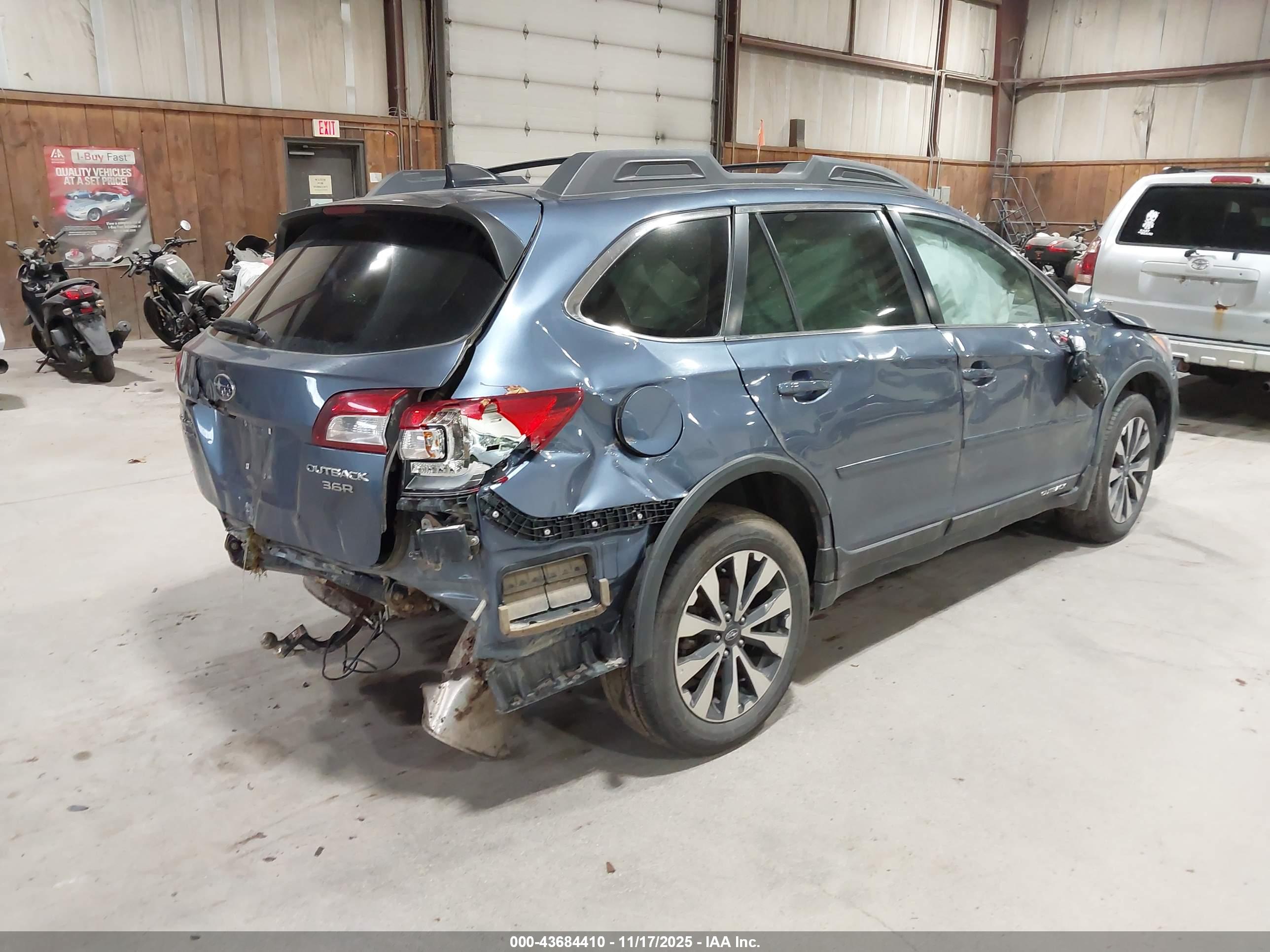 SUBARU OUTBACK image 4