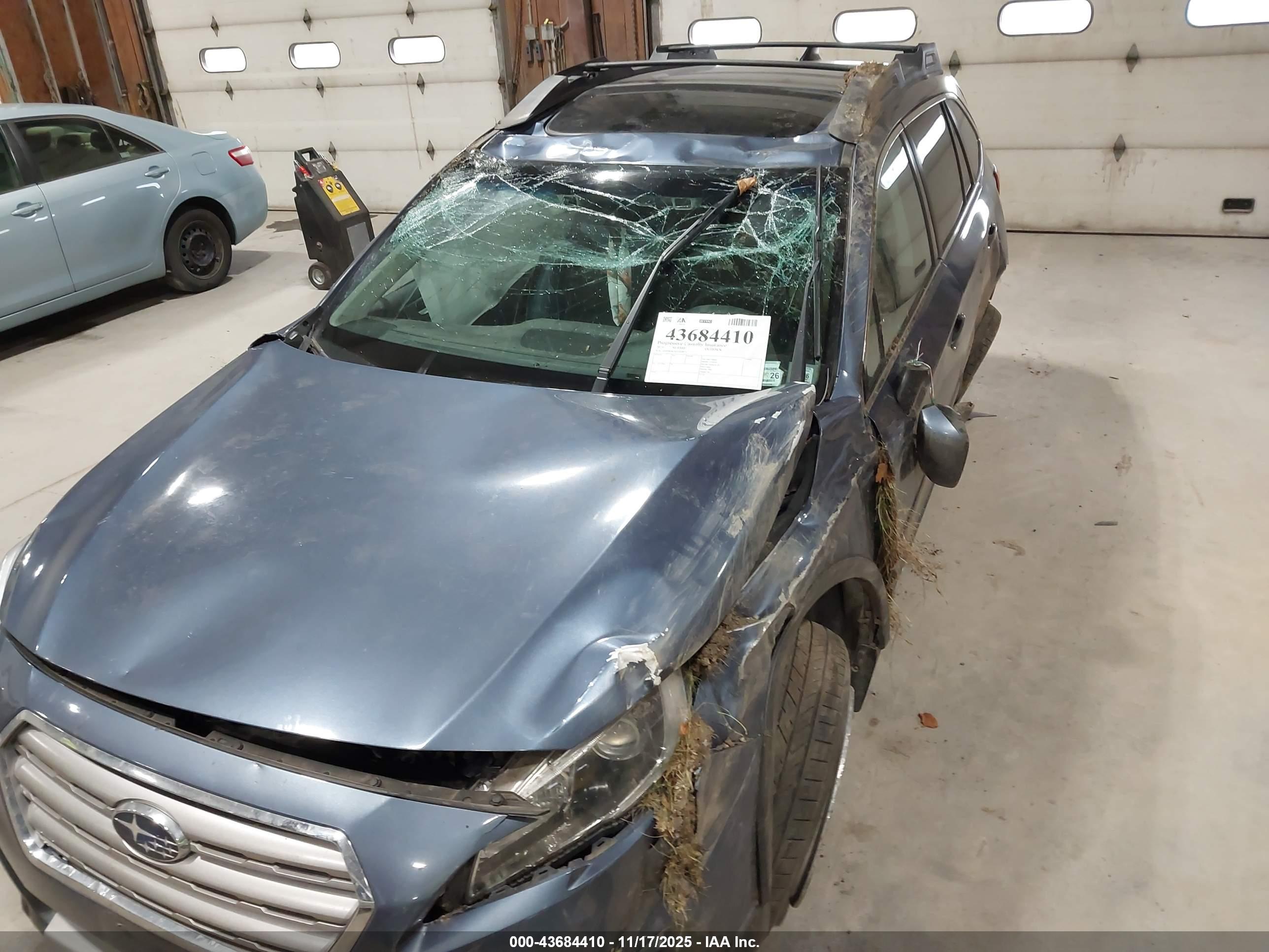 SUBARU OUTBACK image 6